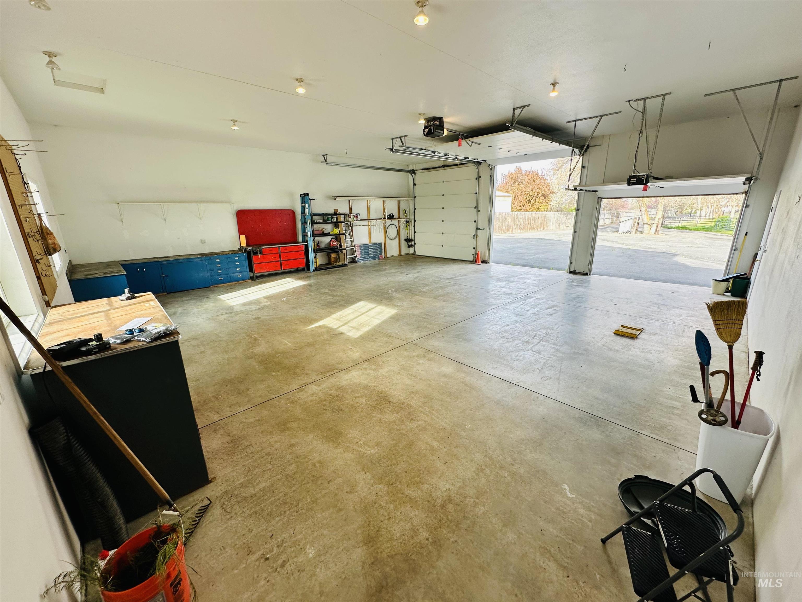 319 SnowMoody way, Ontario, Oregon 97914, 3 Bedrooms, 2 Bathrooms, Residential For Sale, Price $729,000, 98980964