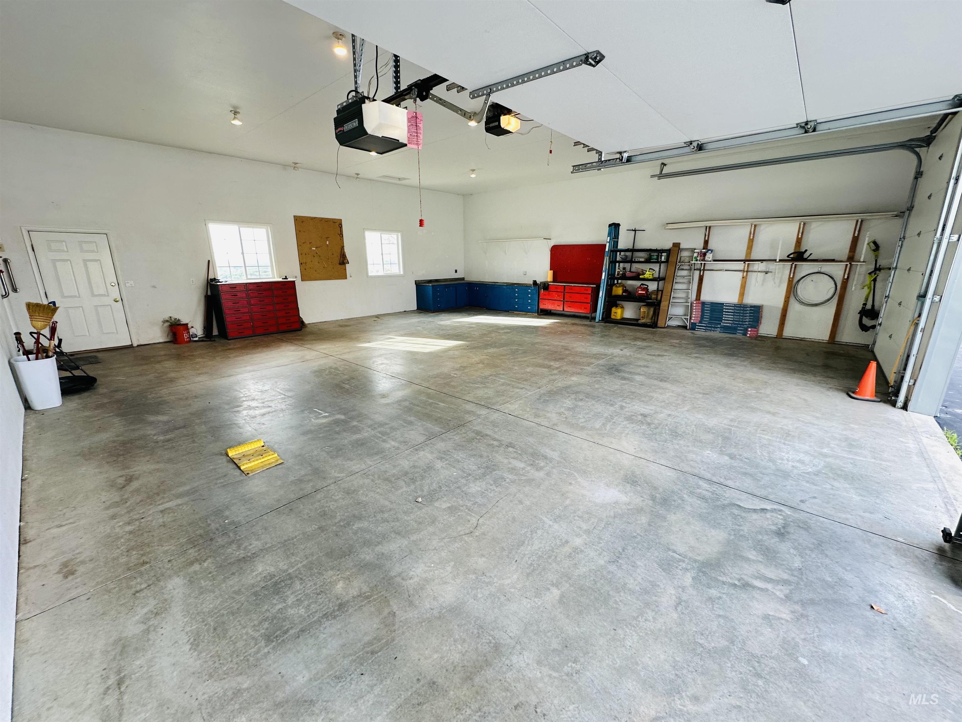 319 SnowMoody way, Ontario, Oregon 97914, 3 Bedrooms, 2 Bathrooms, Residential For Sale, Price $729,000,MLS 98980964