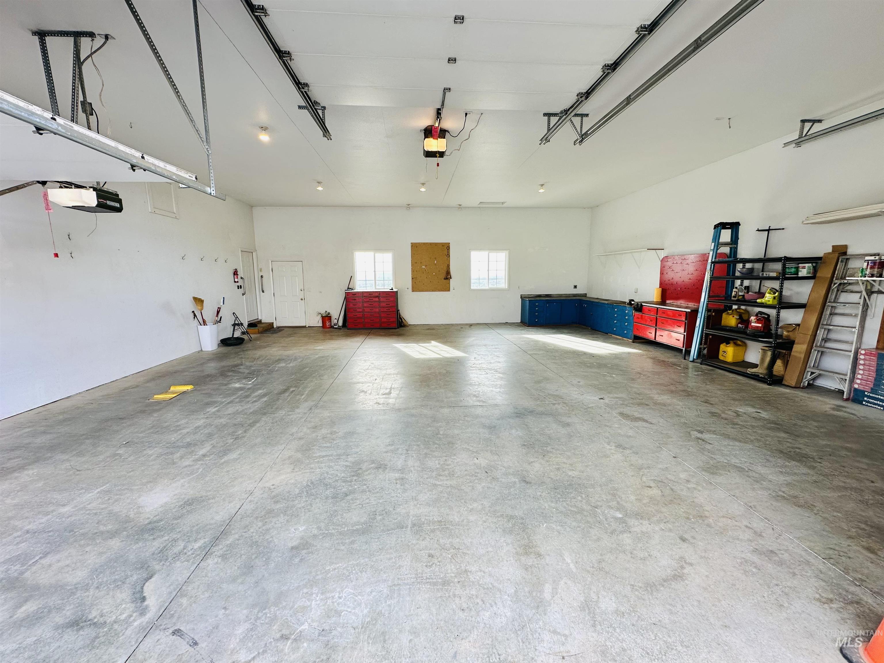 319 SnowMoody way, Ontario, Oregon 97914, 3 Bedrooms, 2 Bathrooms, Residential For Sale, Price $729,000,MLS 98980964