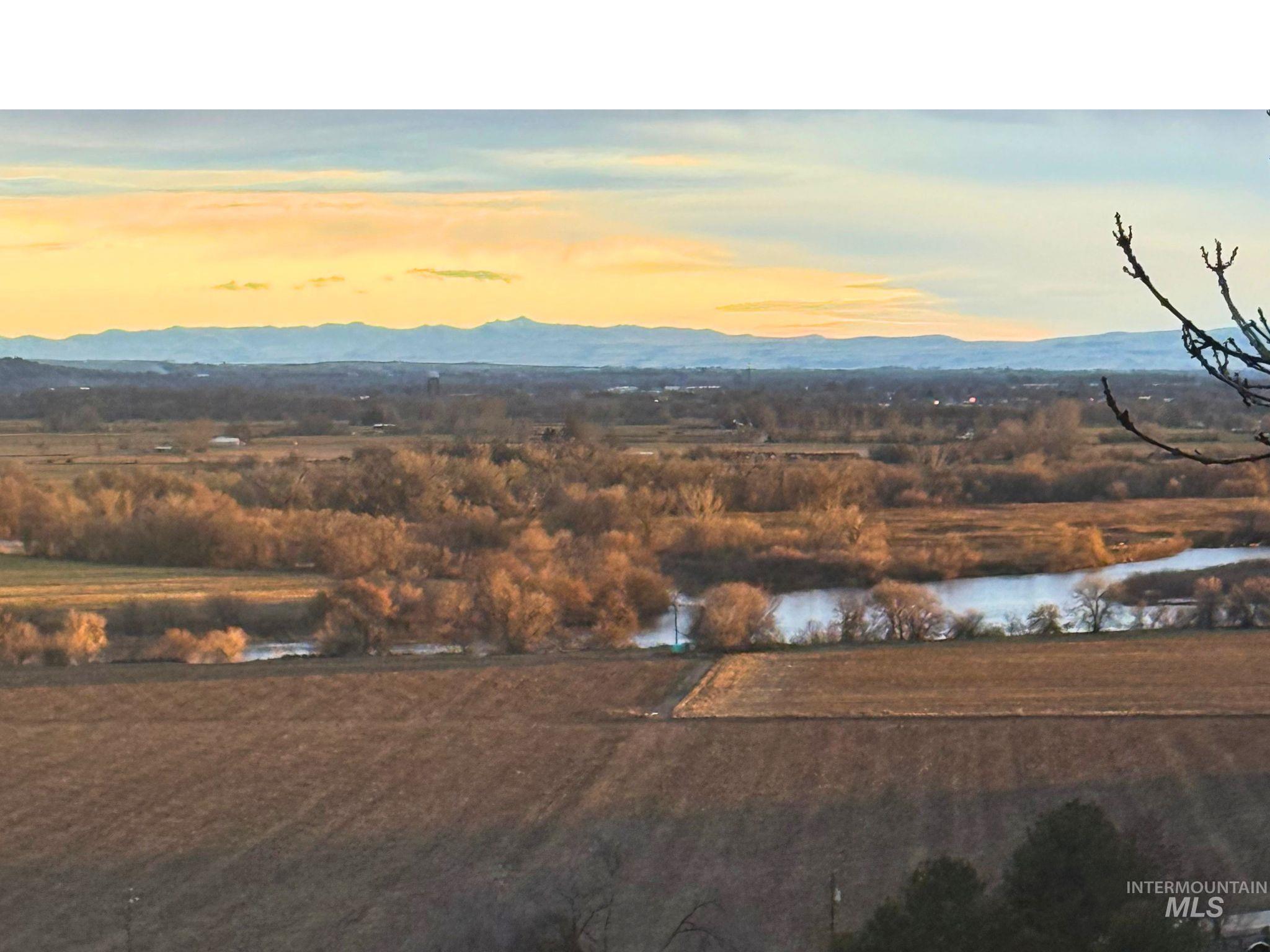 319 SnowMoody way, Ontario, Oregon 97914, 3 Bedrooms, 2 Bathrooms, Residential For Sale, Price $729,000,MLS 98980964