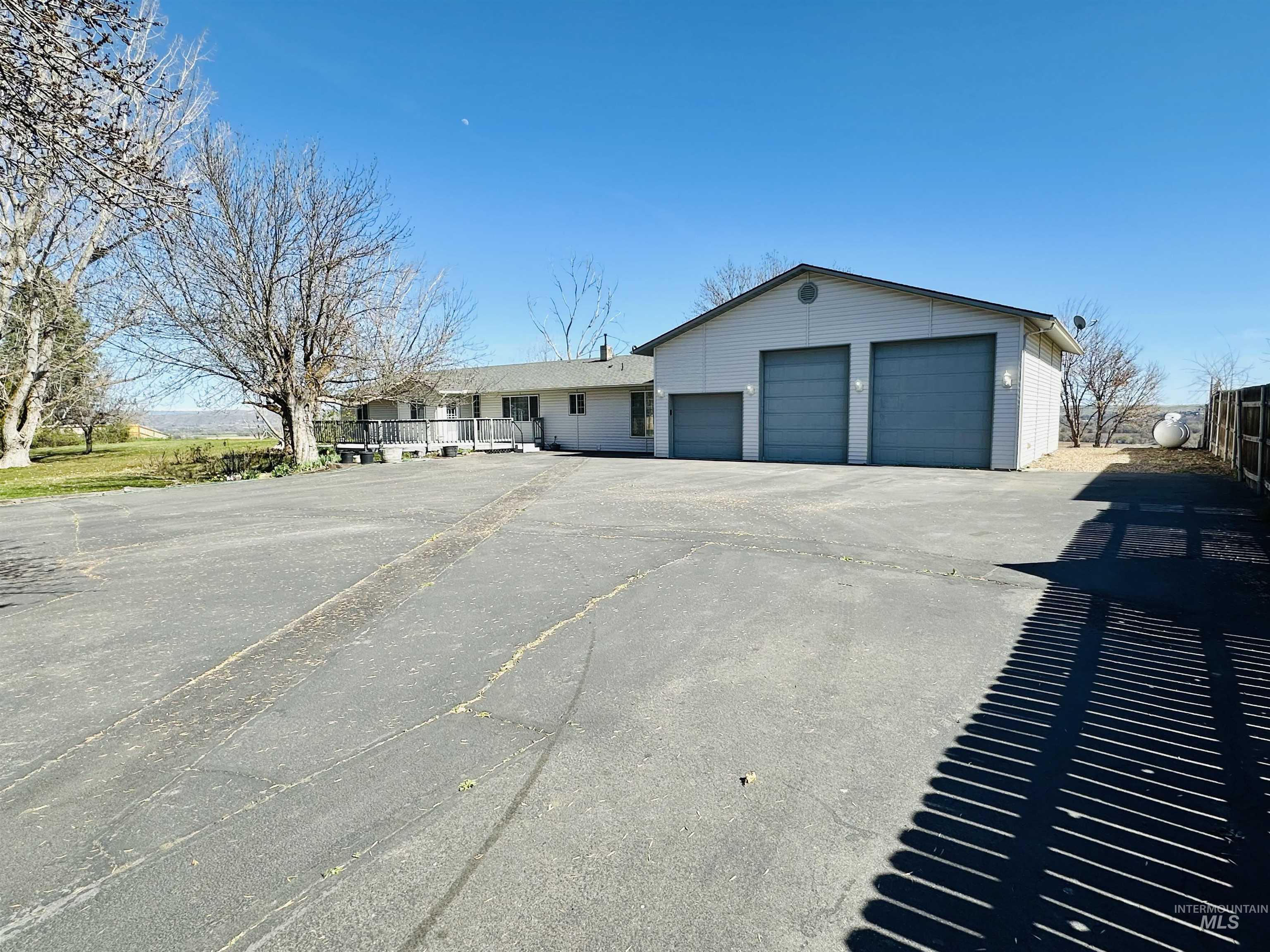 319 SnowMoody way, Ontario, Oregon 97914, 3 Bedrooms, 2 Bathrooms, Residential For Sale, Price $729,000,MLS 98980964