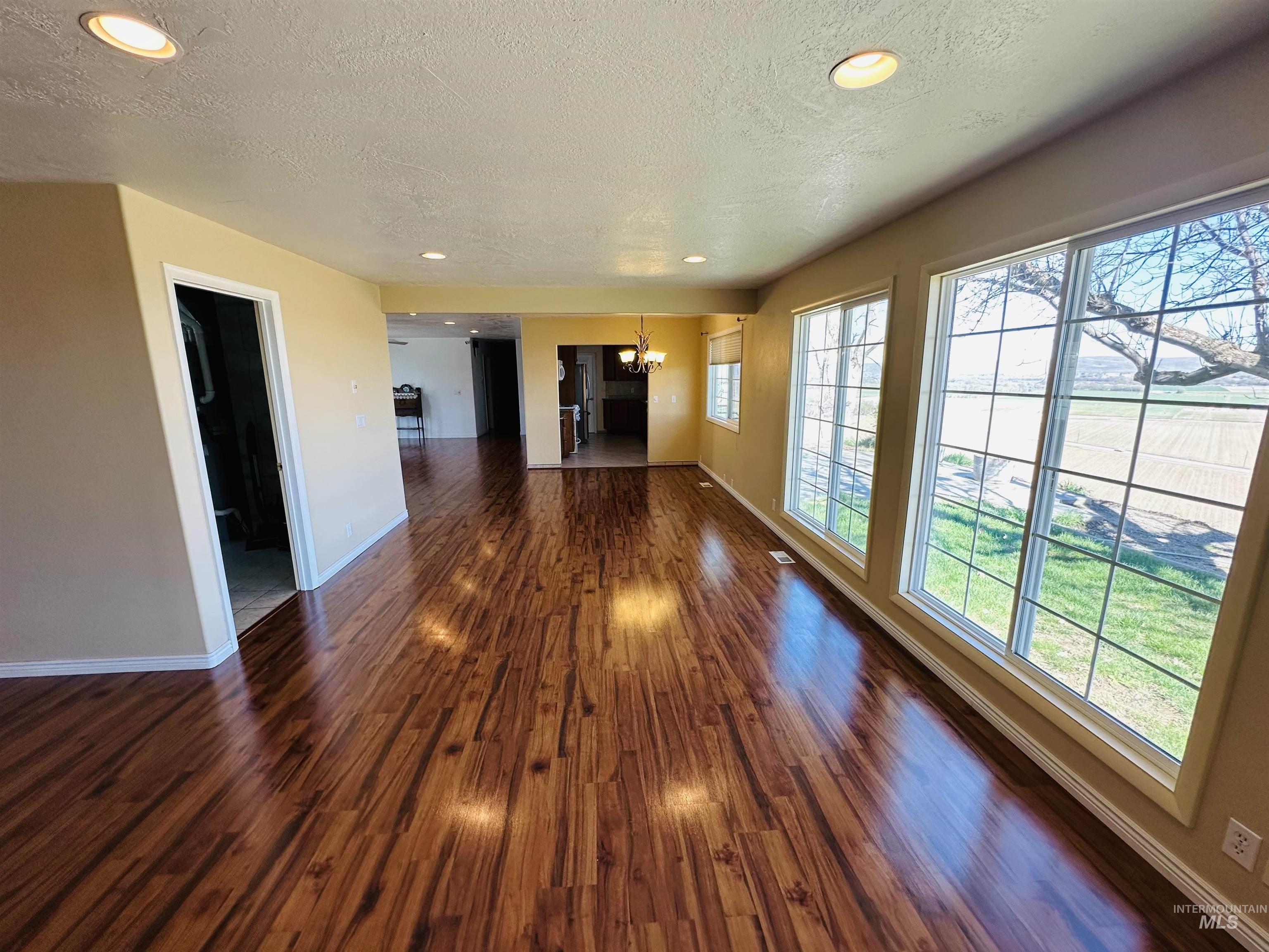 319 SnowMoody way, Ontario, Oregon 97914, 3 Bedrooms, 2 Bathrooms, Residential For Sale, Price $729,000, 98980964