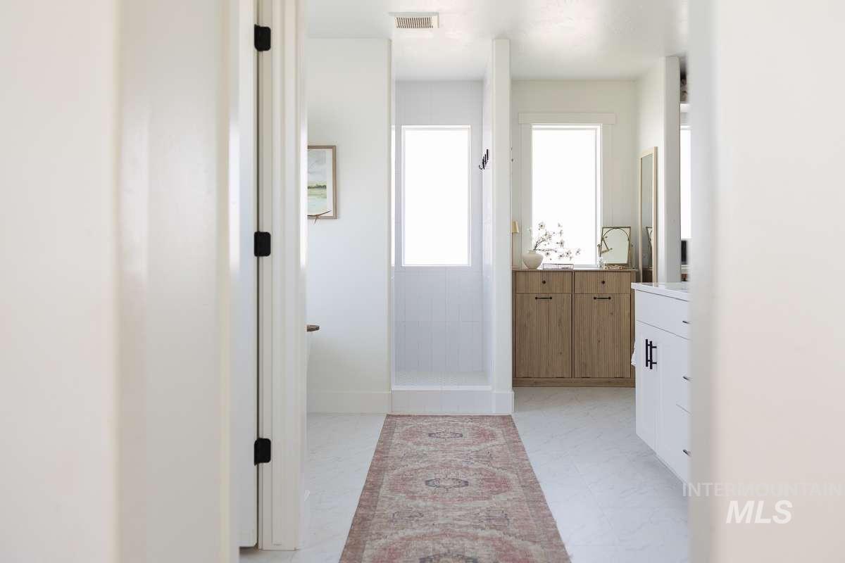 3461 E 3890 N, Kimberly, Idaho 83341, 5 Bedrooms, 4 Bathrooms, Residential For Sale, Price $965,000, 98980976