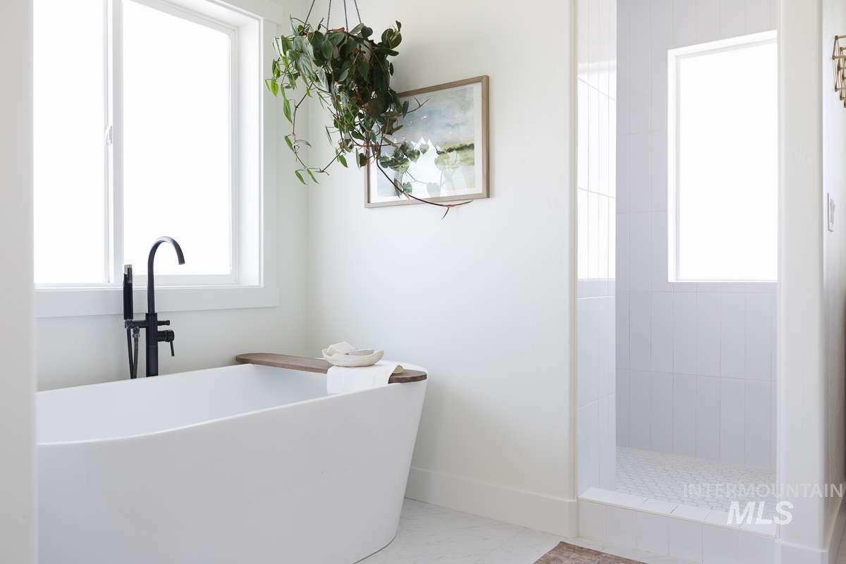 3461 E 3890 N, Kimberly, Idaho 83341, 5 Bedrooms, 4 Bathrooms, Residential For Sale, Price $965,000, 98980976