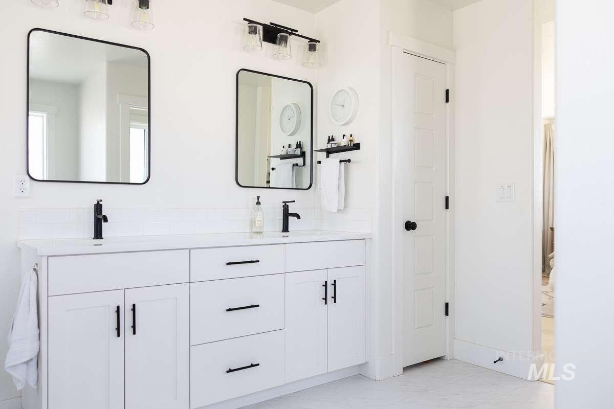 3461 E 3890 N, Kimberly, Idaho 83341, 5 Bedrooms, 4 Bathrooms, Residential For Sale, Price $965,000, 98980976