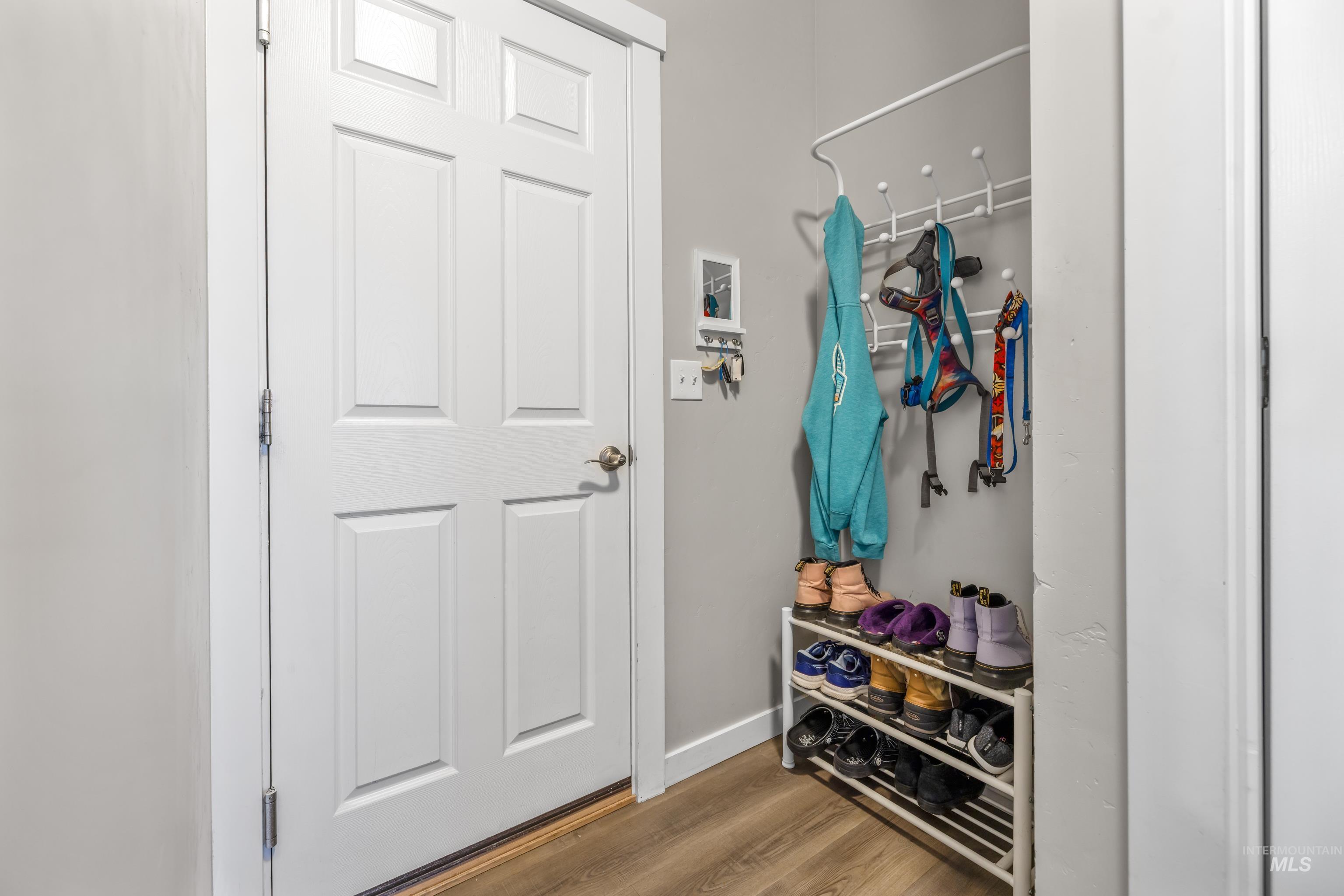 6988 W Spur Street, Boise, Idaho 83709, 5 Bedrooms, 3 Bathrooms, Residential For Sale, Price $629,900, 98980977