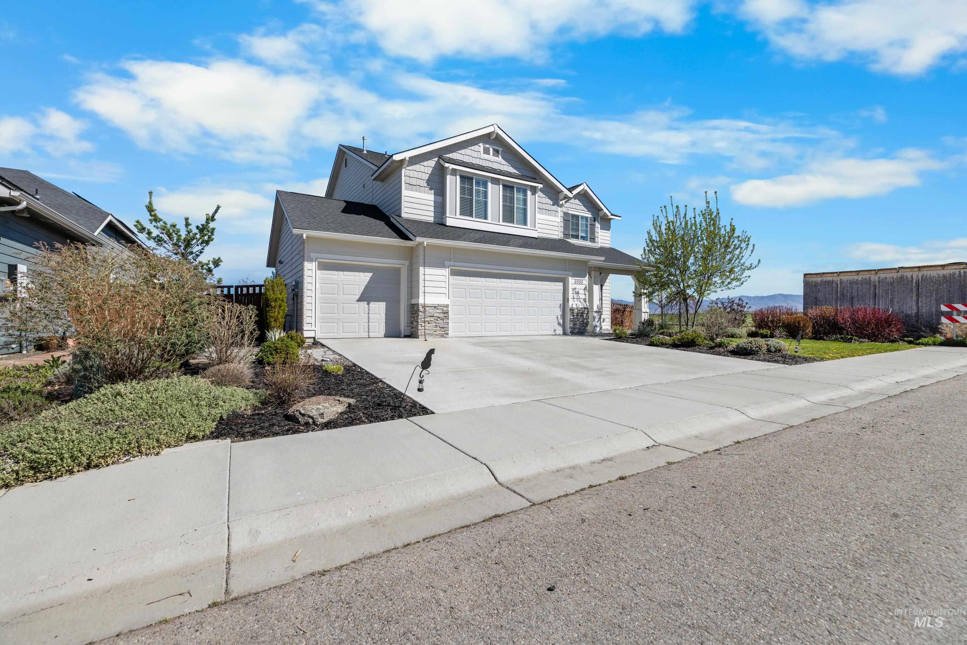 6988 W Spur Street, Boise, Idaho 83709, 5 Bedrooms, 3 Bathrooms, Residential For Sale, Price $629,900, 98980977