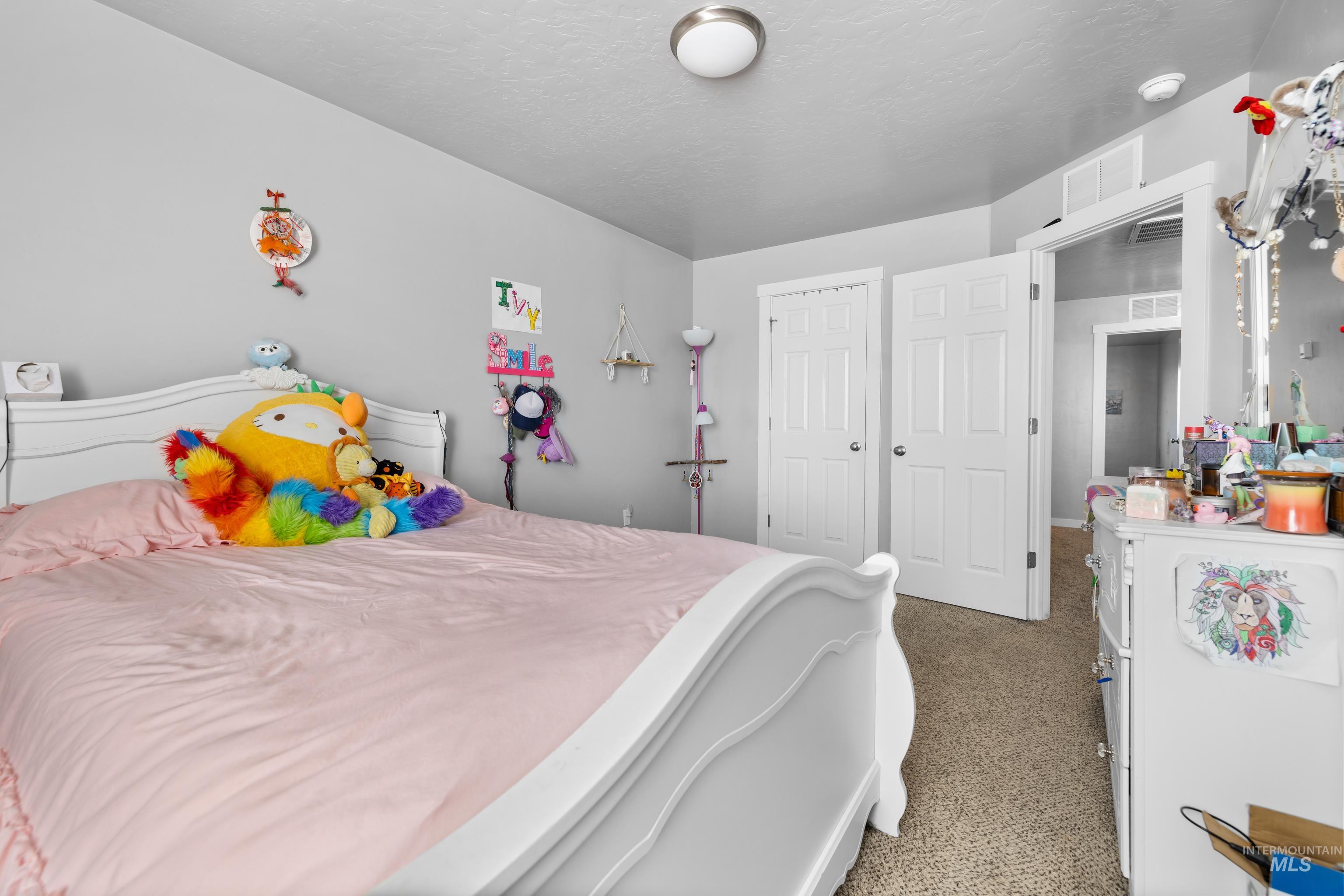 6988 W Spur Street, Boise, Idaho 83709, 5 Bedrooms, 3 Bathrooms, Residential For Sale, Price $629,900, 98980977