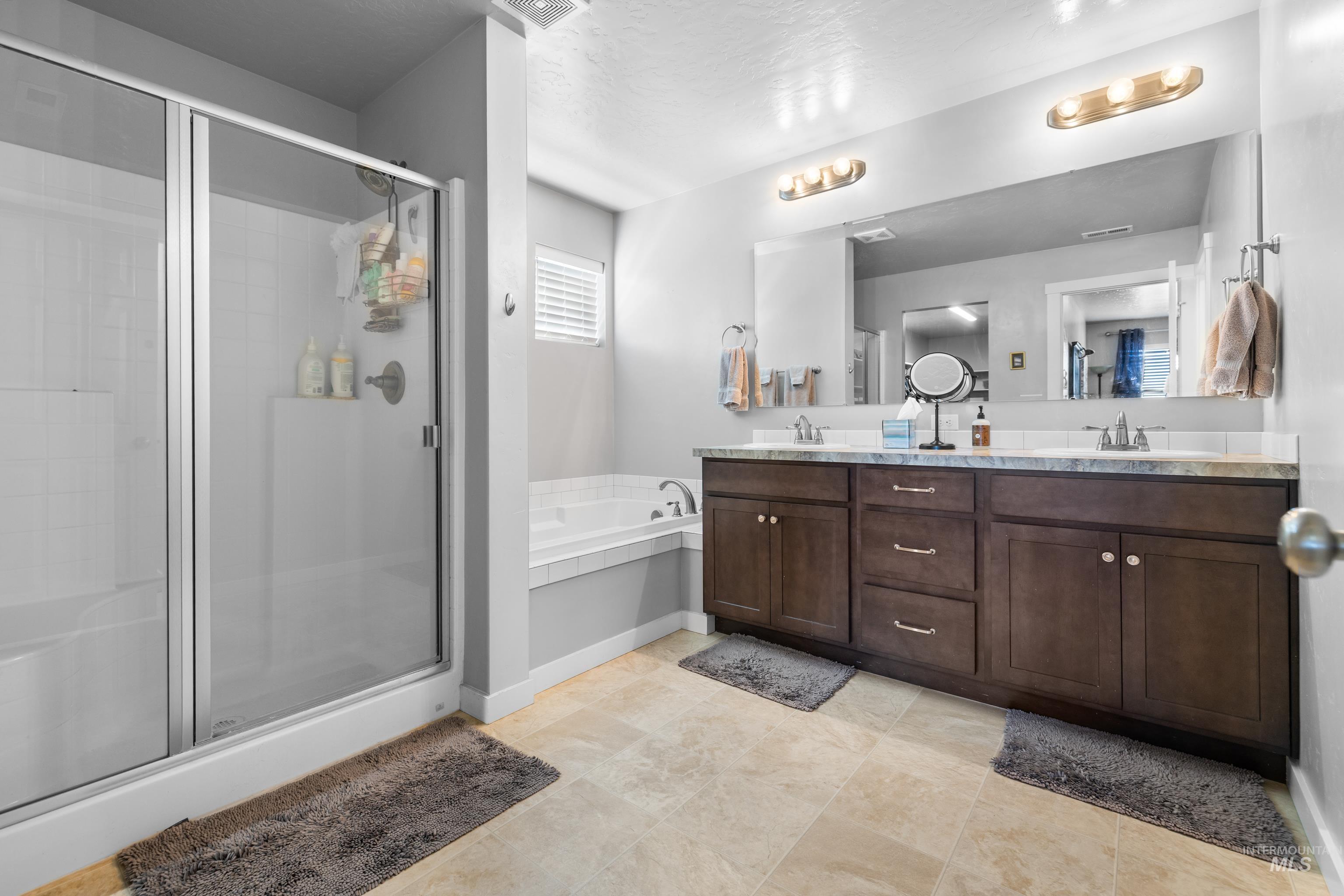 6988 W Spur Street, Boise, Idaho 83709, 5 Bedrooms, 3 Bathrooms, Residential For Sale, Price $629,900, 98980977