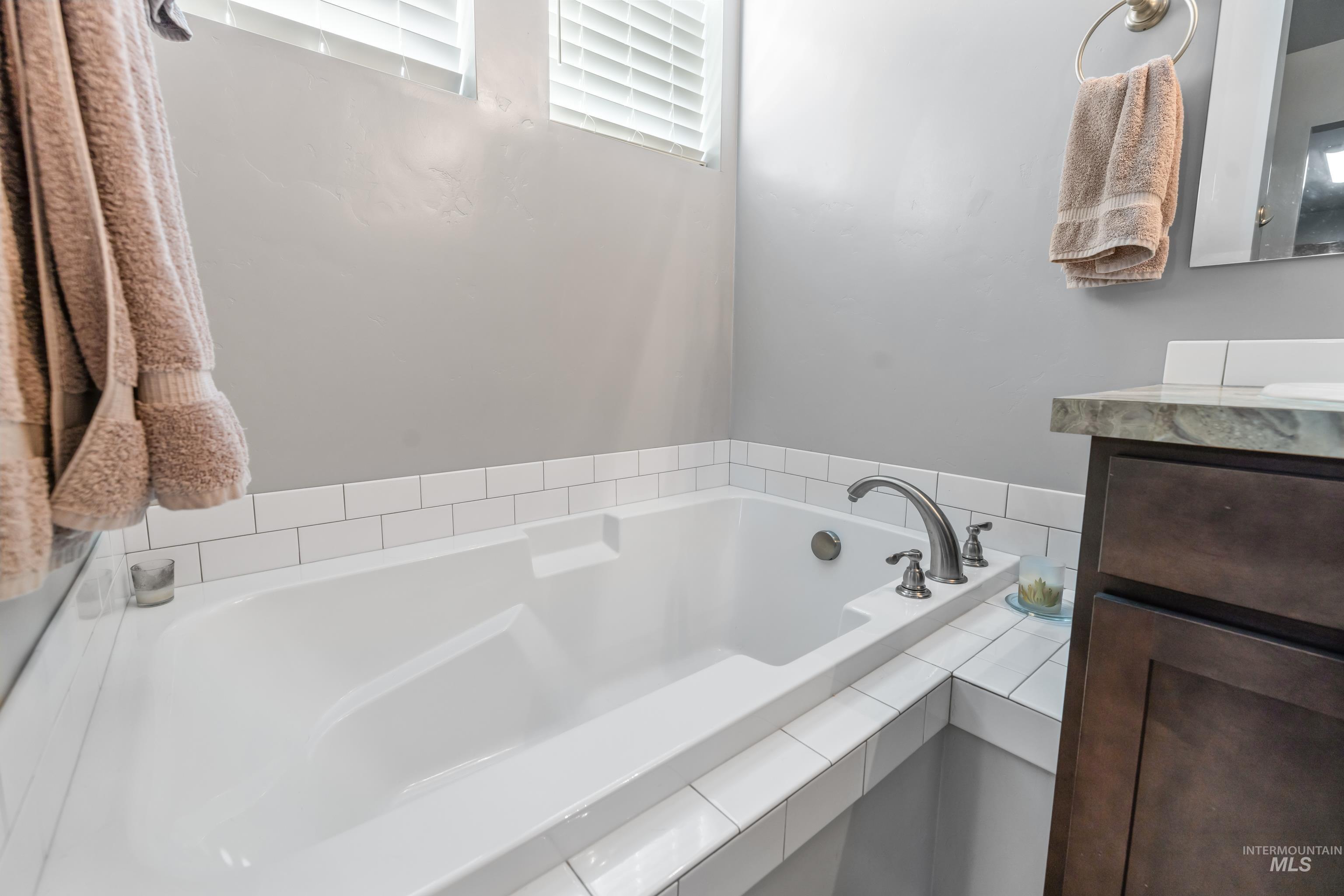 6988 W Spur Street, Boise, Idaho 83709, 5 Bedrooms, 3 Bathrooms, Residential For Sale, Price $629,900, 98980977