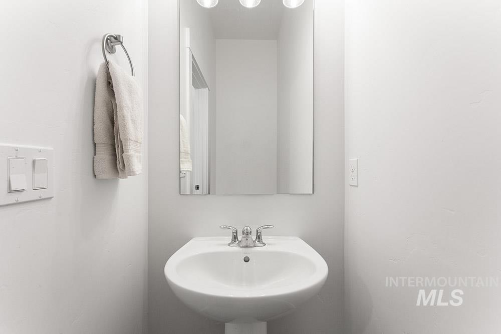 1732 N Shamrock, Boise, Idaho 83713, 4 Bedrooms, 3.5 Bathrooms, Residential For Sale, Price $449,900, 98980978