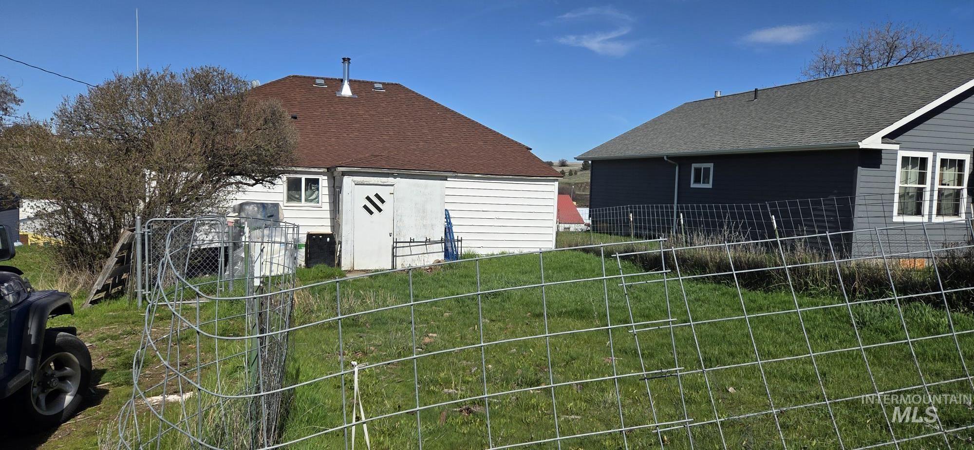 405 1st S Street, CottonWood, Idaho 83522, 2 Bedrooms, 1 Bathroom, Residential For Sale, Price $50,000, 98980984