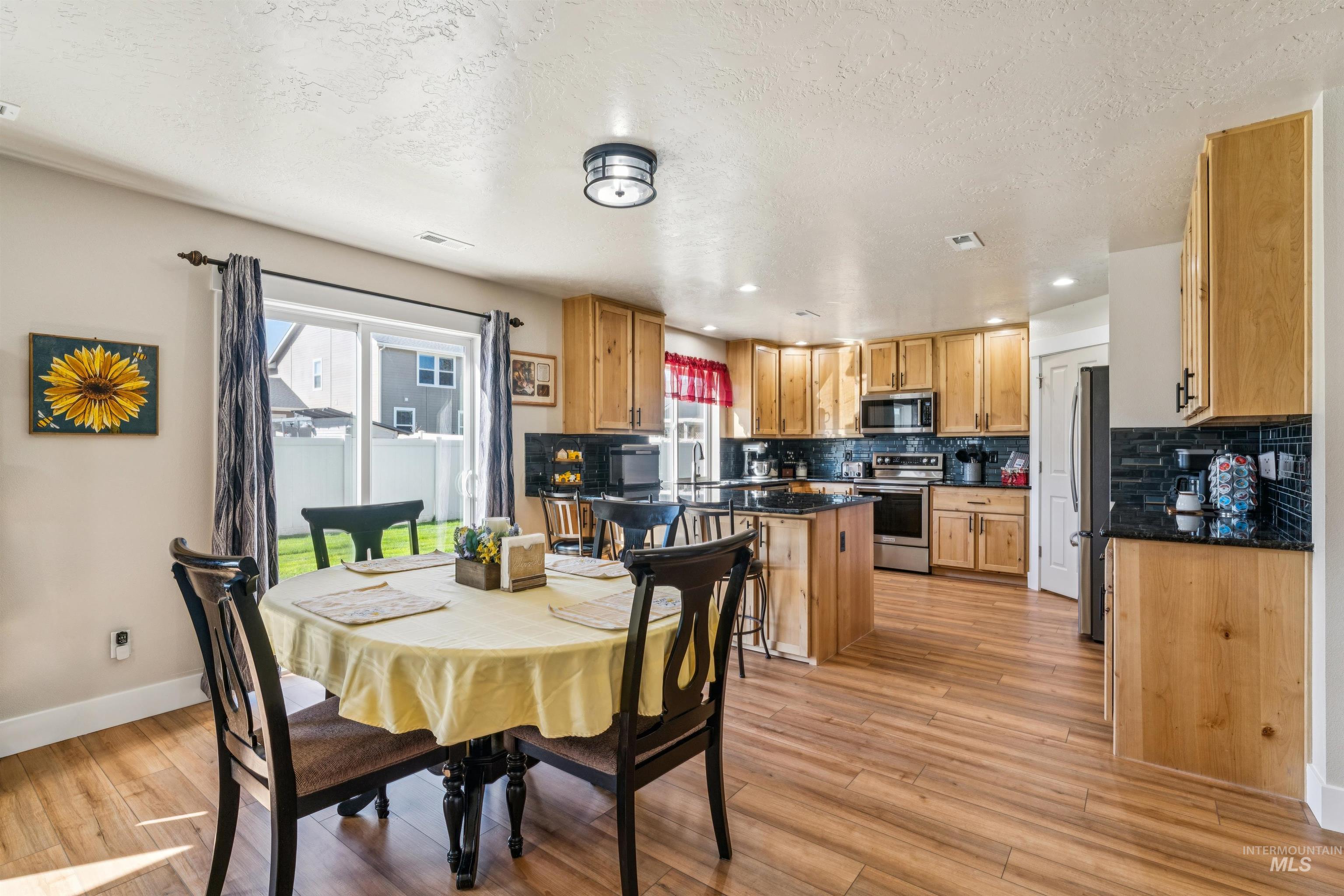 1028 N Star Bright Lane, Star, Idaho 83669, 4 Bedrooms, 2.5 Bathrooms, Residential For Sale, Price $529,900, 98980986