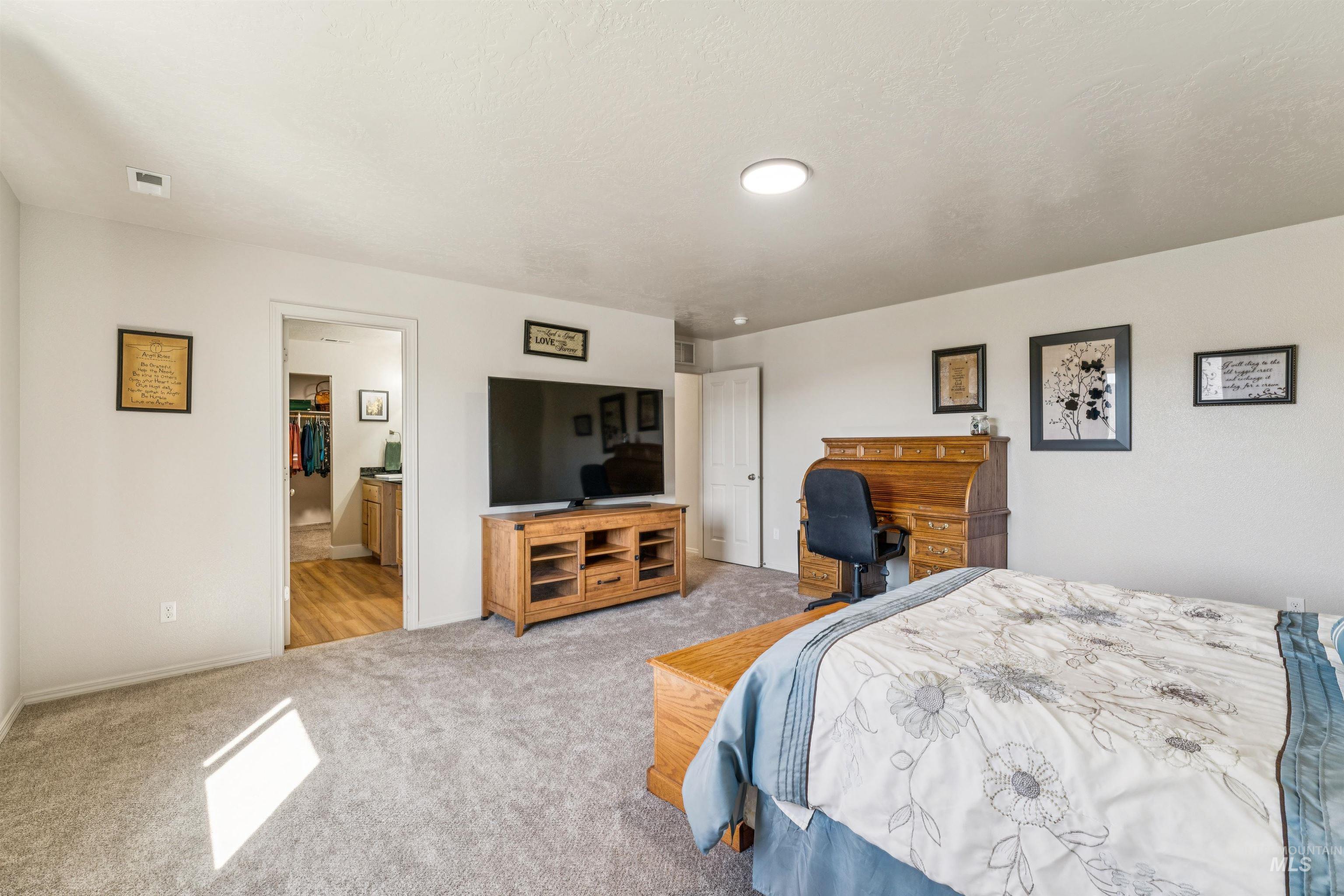 1028 N Star Bright Lane, Star, Idaho 83669, 4 Bedrooms, 2.5 Bathrooms, Residential For Sale, Price $529,900, 98980986