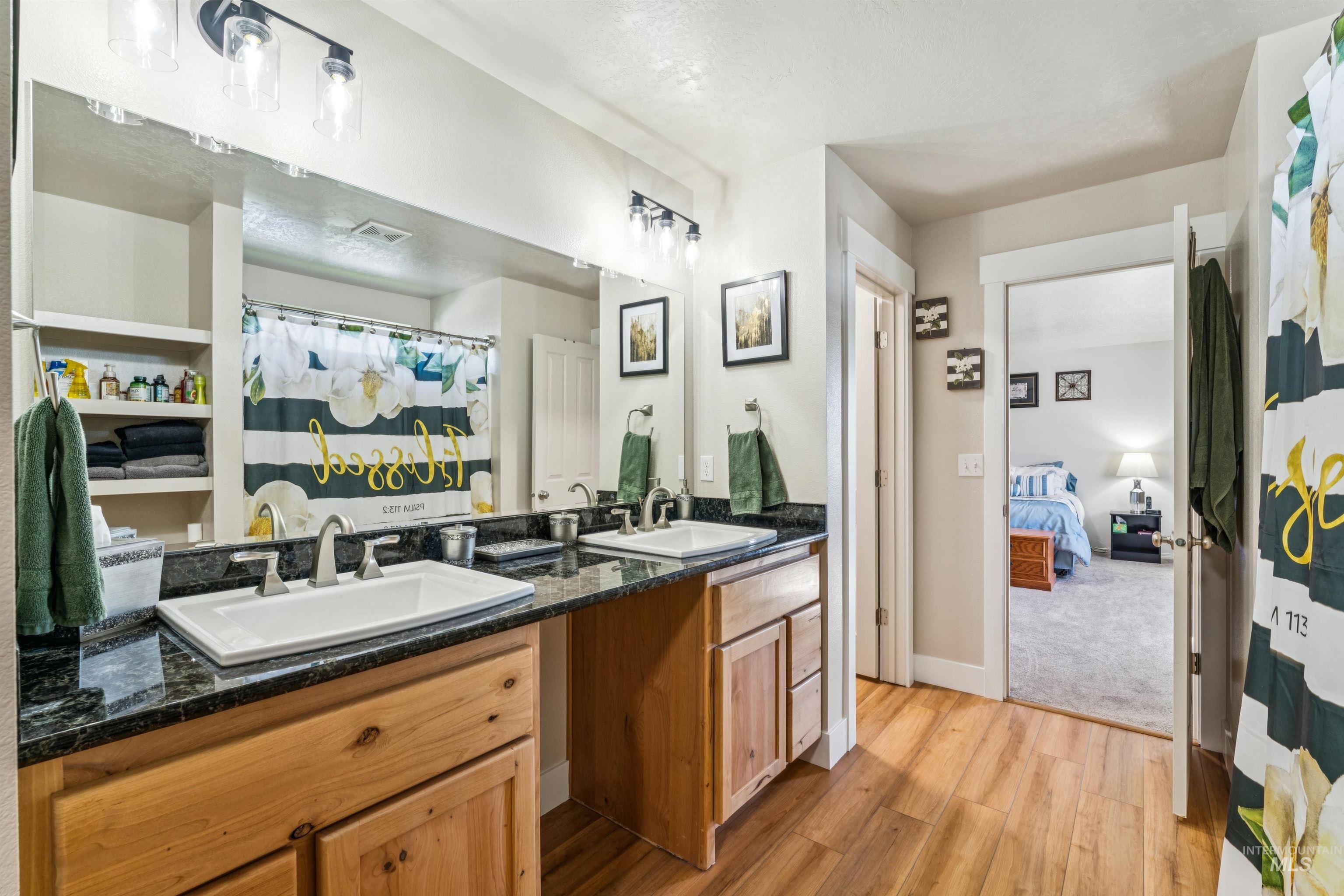 1028 N Star Bright Lane, Star, Idaho 83669, 4 Bedrooms, 2.5 Bathrooms, Residential For Sale, Price $529,900, 98980986