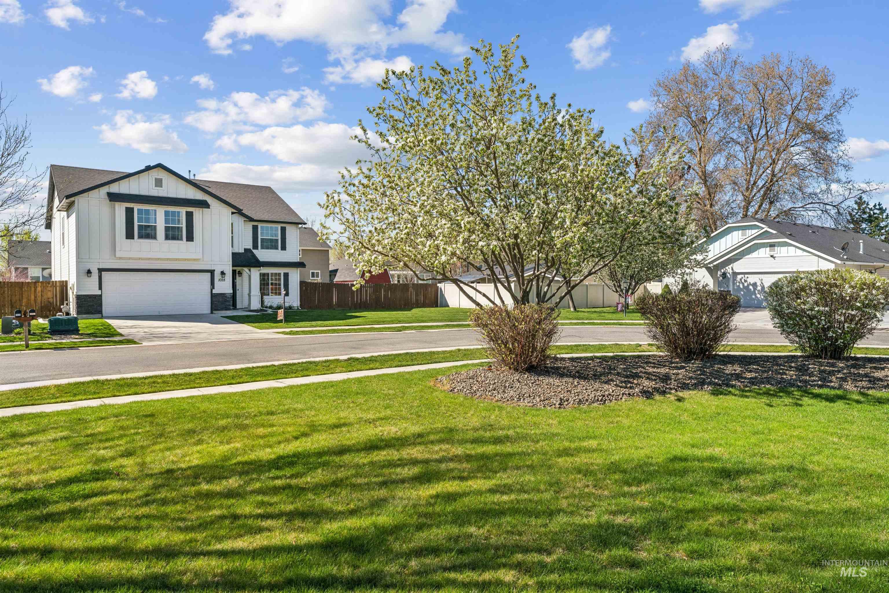 1028 N Star Bright Lane, Star, Idaho 83669, 4 Bedrooms, 2.5 Bathrooms, Residential For Sale, Price $529,900, 98980986