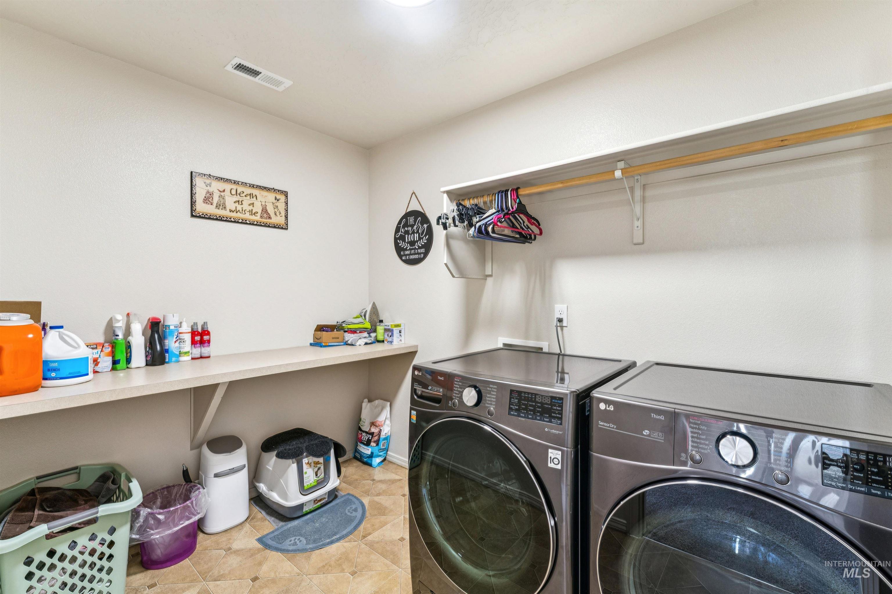 1028 N Star Bright Lane, Star, Idaho 83669, 4 Bedrooms, 2.5 Bathrooms, Residential For Sale, Price $529,900, 98980986