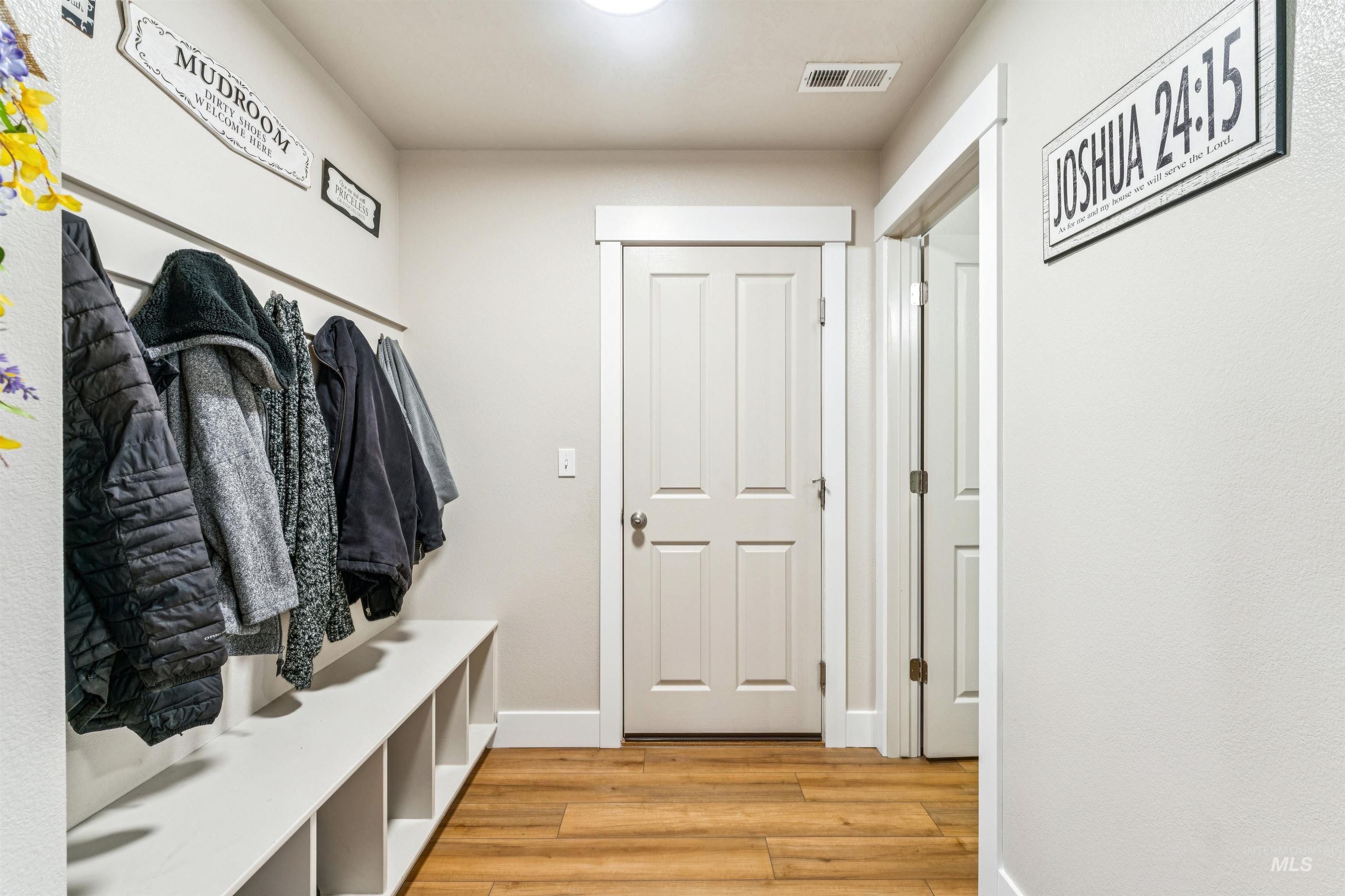 1028 N Star Bright Lane, Star, Idaho 83669, 4 Bedrooms, 2.5 Bathrooms, Residential For Sale, Price $529,900, 98980986