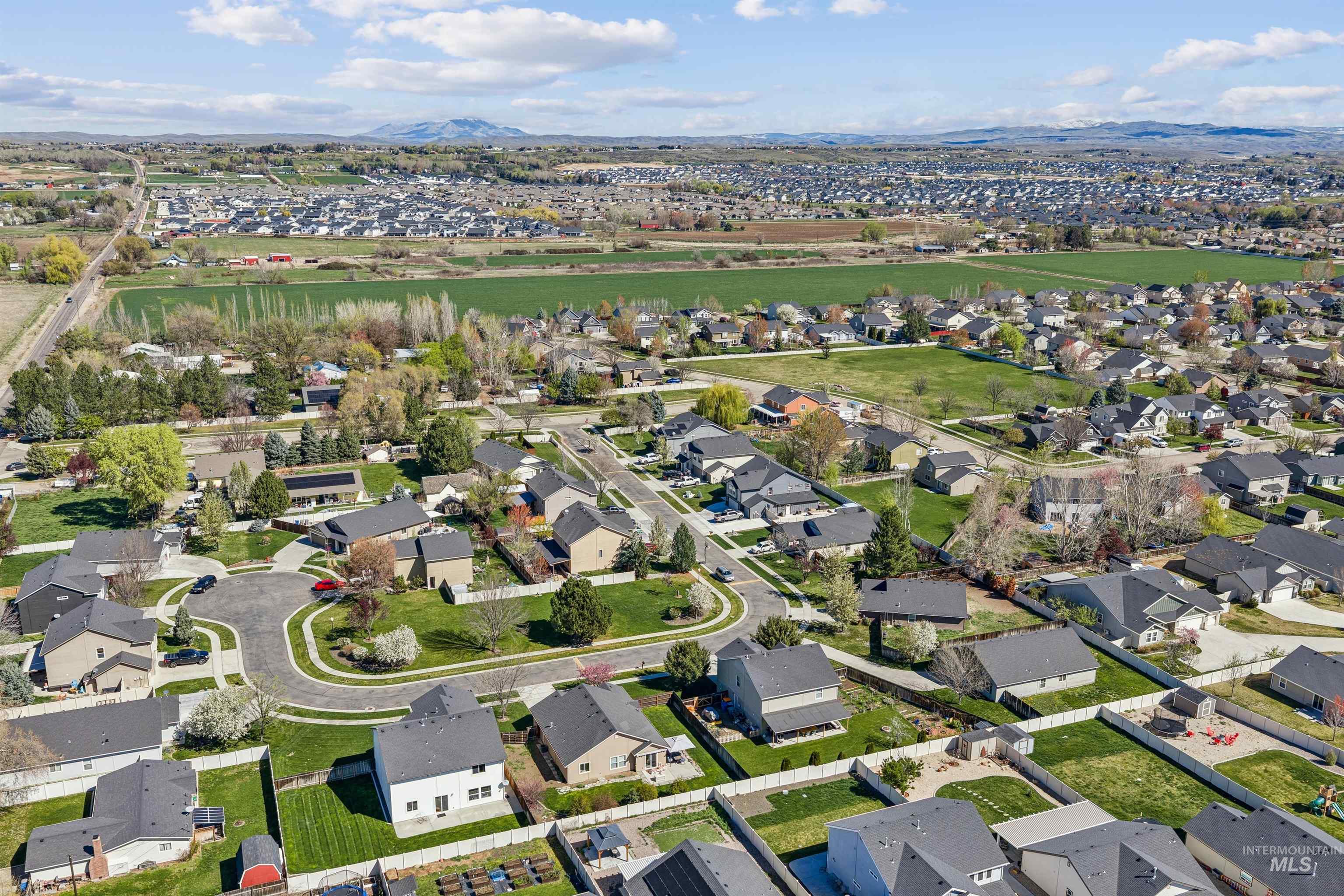 1028 N Star Bright Lane, Star, Idaho 83669, 4 Bedrooms, 2.5 Bathrooms, Residential For Sale, Price $529,900, 98980986