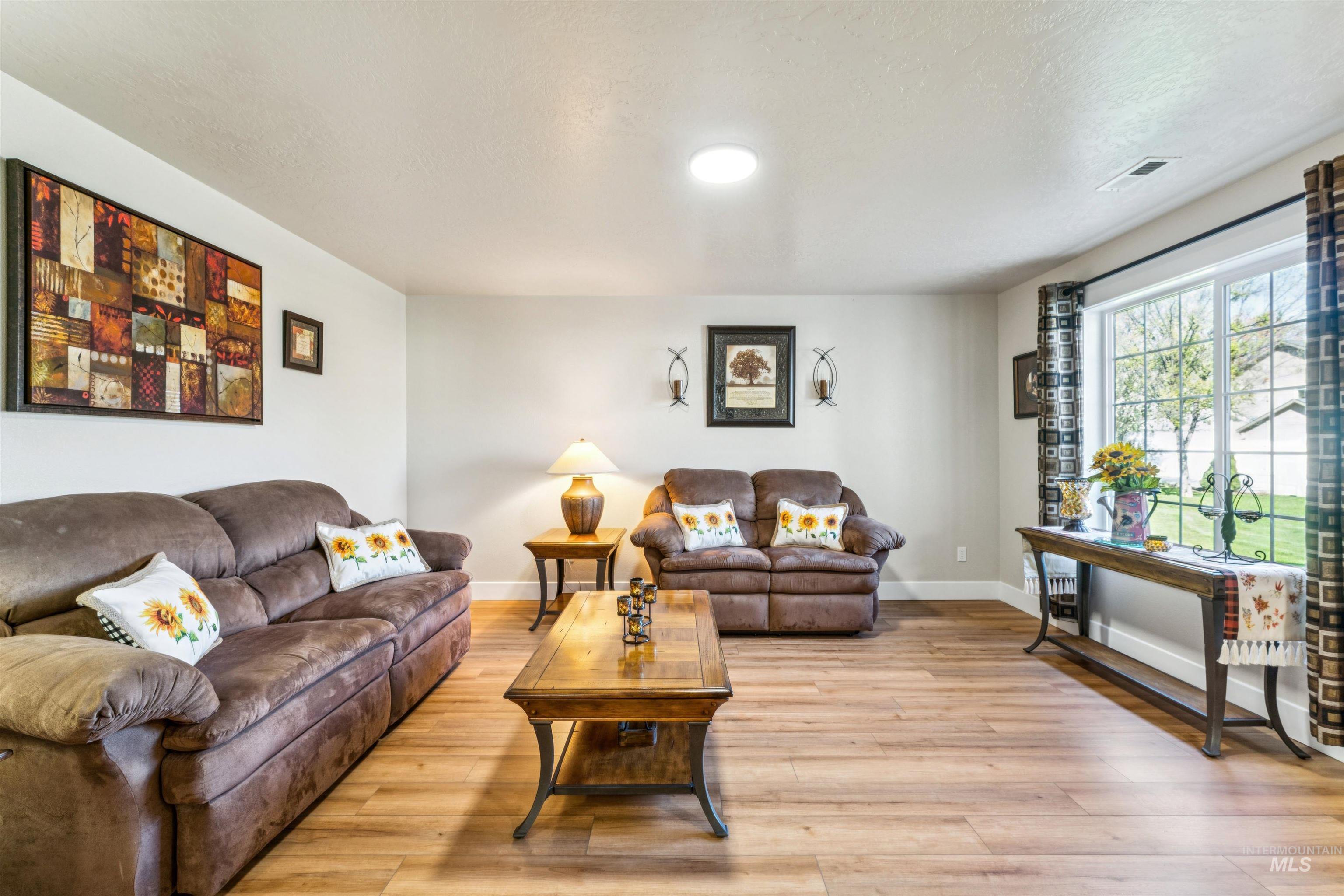 1028 N Star Bright Lane, Star, Idaho 83669, 4 Bedrooms, 2.5 Bathrooms, Residential For Sale, Price $529,900, 98980986