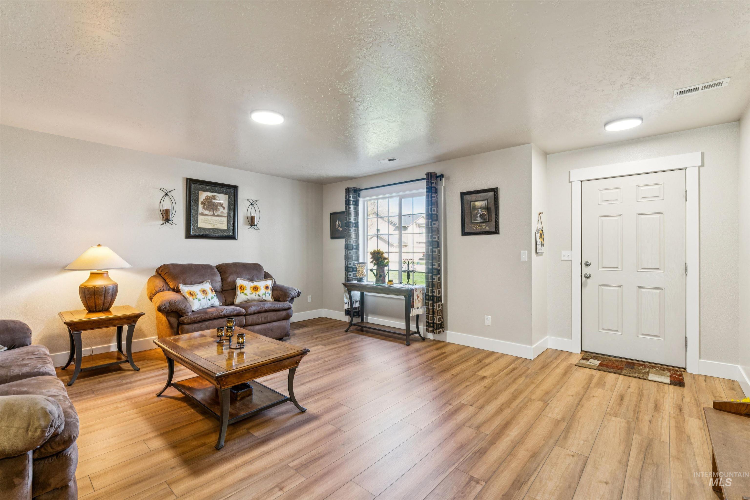 1028 N Star Bright Lane, Star, Idaho 83669, 4 Bedrooms, 2.5 Bathrooms, Residential For Sale, Price $529,900, 98980986