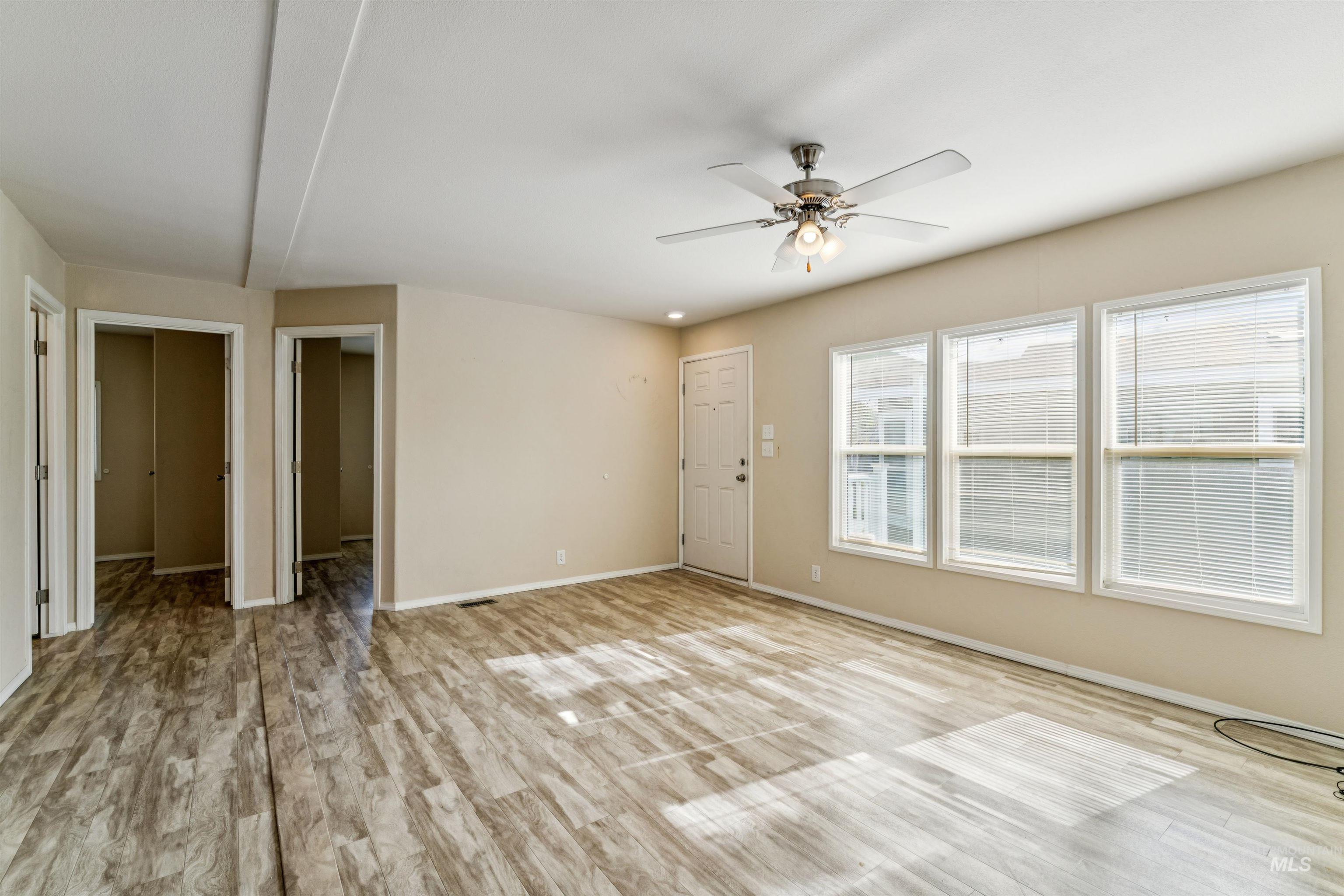 1386 N Arrow Ln, Boise, Idaho 83704-9649, 3 Bedrooms, 2 Bathrooms, Residential For Sale, Price $120,000, 98980992