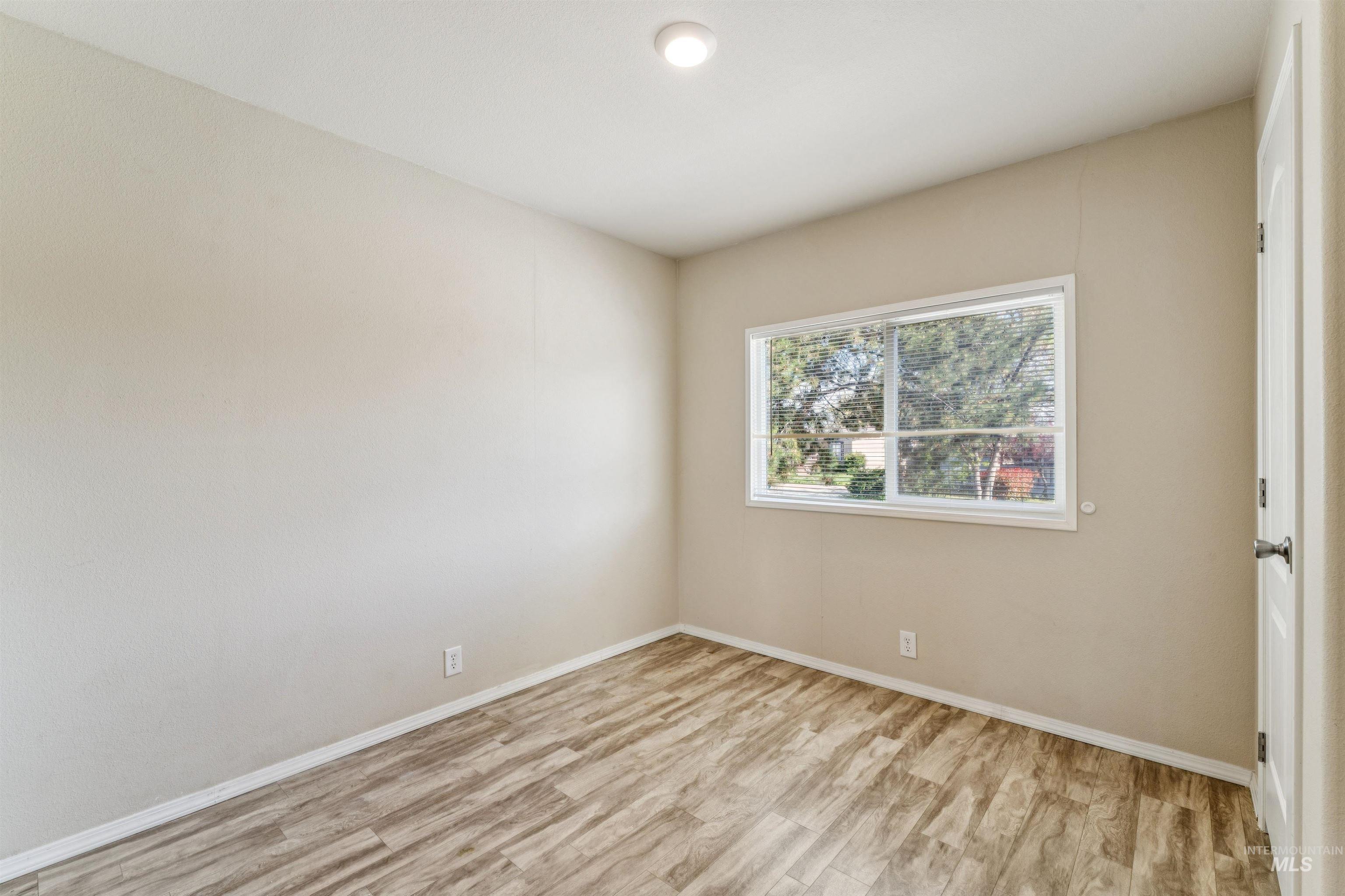 1386 N Arrow Ln, Boise, Idaho 83704-9649, 3 Bedrooms, 2 Bathrooms, Residential For Sale, Price $120,000, 98980992