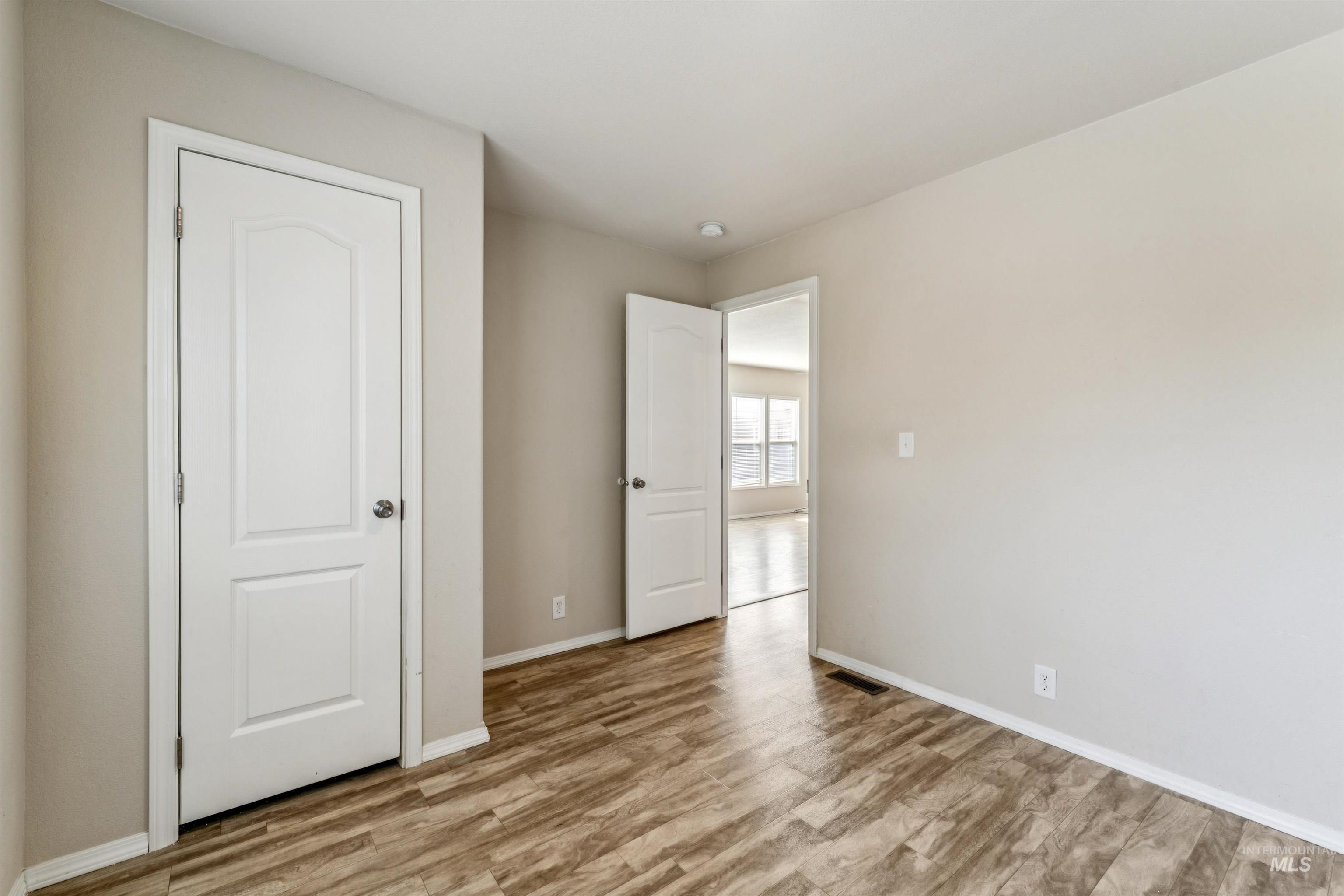 1386 N Arrow Ln, Boise, Idaho 83704-9649, 3 Bedrooms, 2 Bathrooms, Residential For Sale, Price $120,000, 98980992