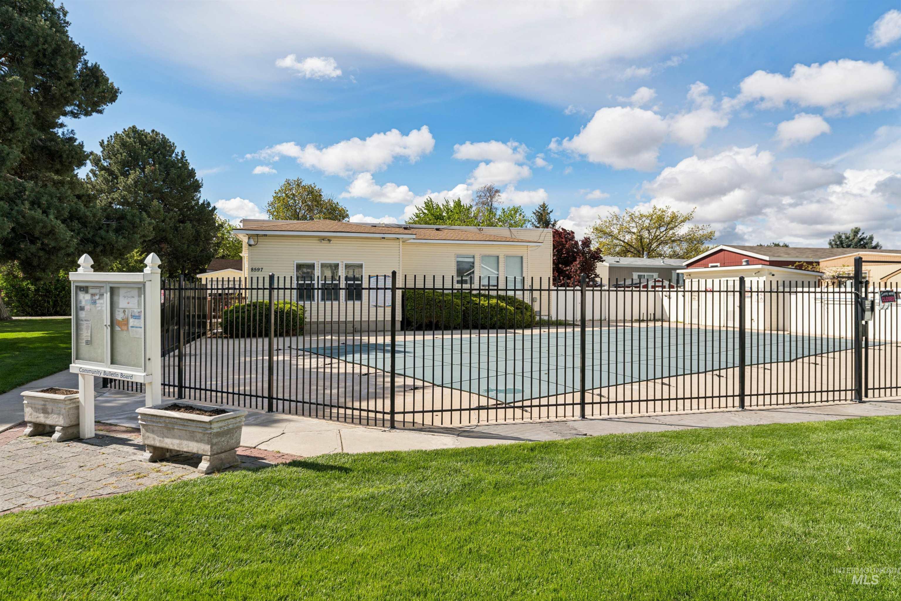 1386 N Arrow Ln, Boise, Idaho 83704-9649, 3 Bedrooms, 2 Bathrooms, Residential For Sale, Price $120,000, 98980992