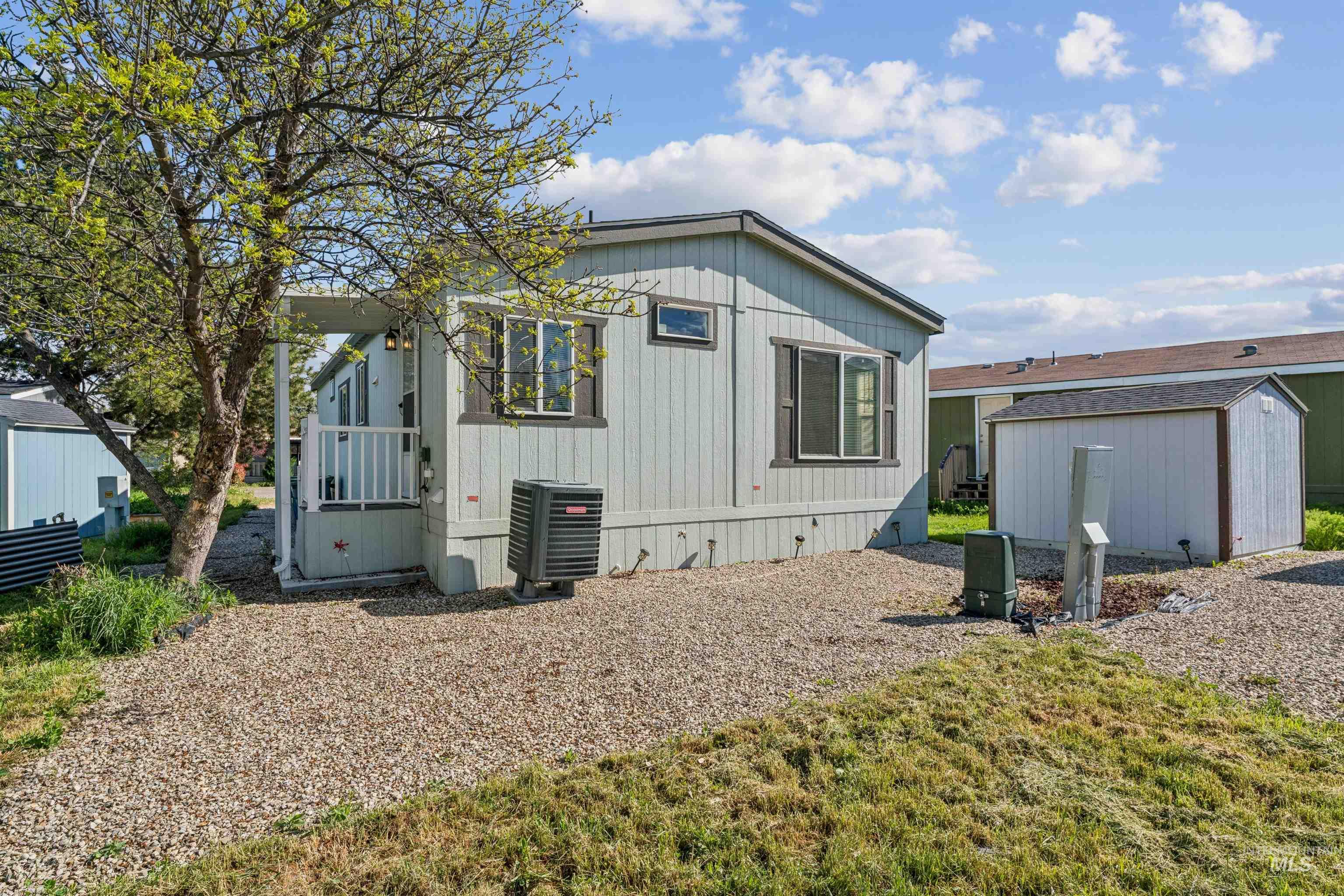 1386 N Arrow Ln, Boise, Idaho 83704-9649, 3 Bedrooms, 2 Bathrooms, Residential For Sale, Price $120,000, 98980992