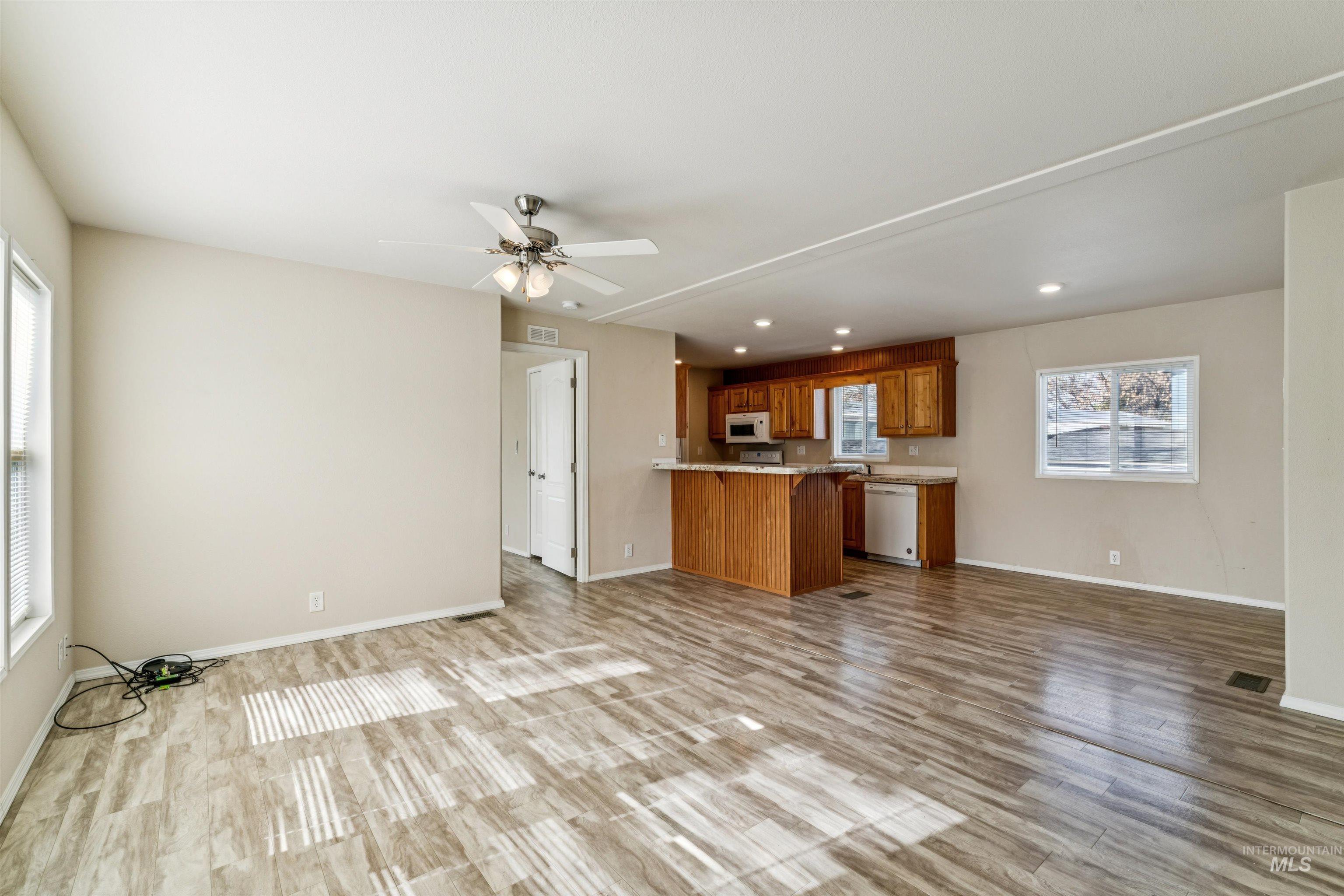 1386 N Arrow Ln, Boise, Idaho 83704-9649, 3 Bedrooms, 2 Bathrooms, Residential For Sale, Price $120,000, 98980992