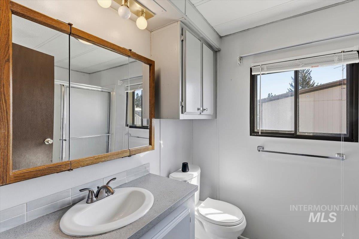 9390 Ustick Rd, Boise, Idaho 83704, 2 Bedrooms, 2 Bathrooms, Residential For Sale, Price $129,000, 98980993