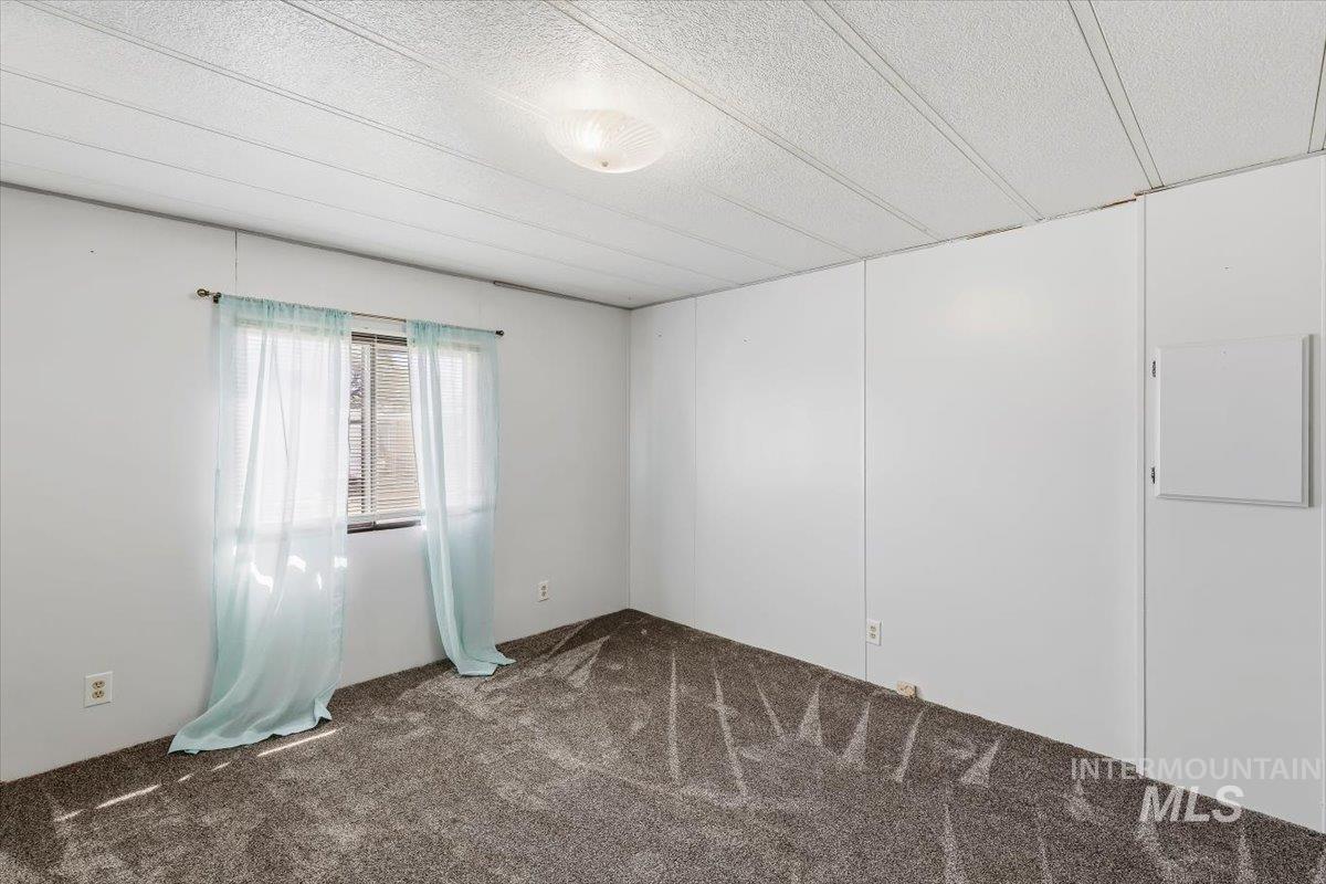 9390 Ustick Rd, Boise, Idaho 83704, 2 Bedrooms, 2 Bathrooms, Residential For Sale, Price $129,000, 98980993