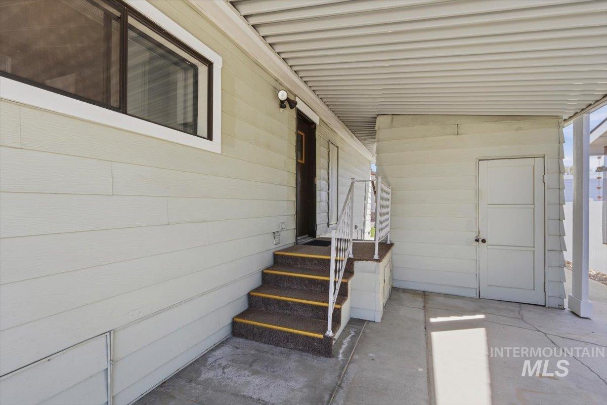 9390 Ustick Rd, Boise, Idaho 83704, 2 Bedrooms, 2 Bathrooms, Residential For Sale, Price $129,000, 98980993