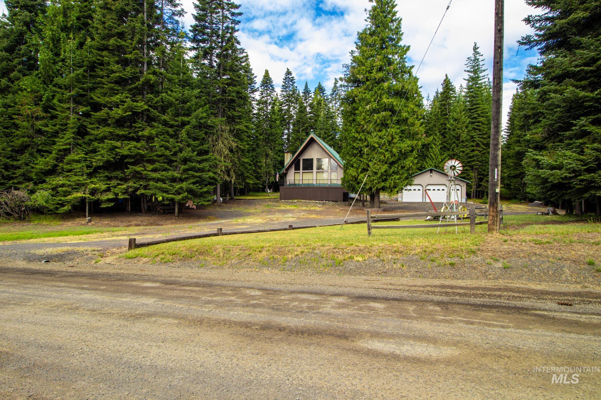 20888 Upper Fords Creek Rd, Weippe, Idaho 83553, 2 Bedrooms, 2 Bathrooms, Residential For Sale, Price $529,000, 98980995