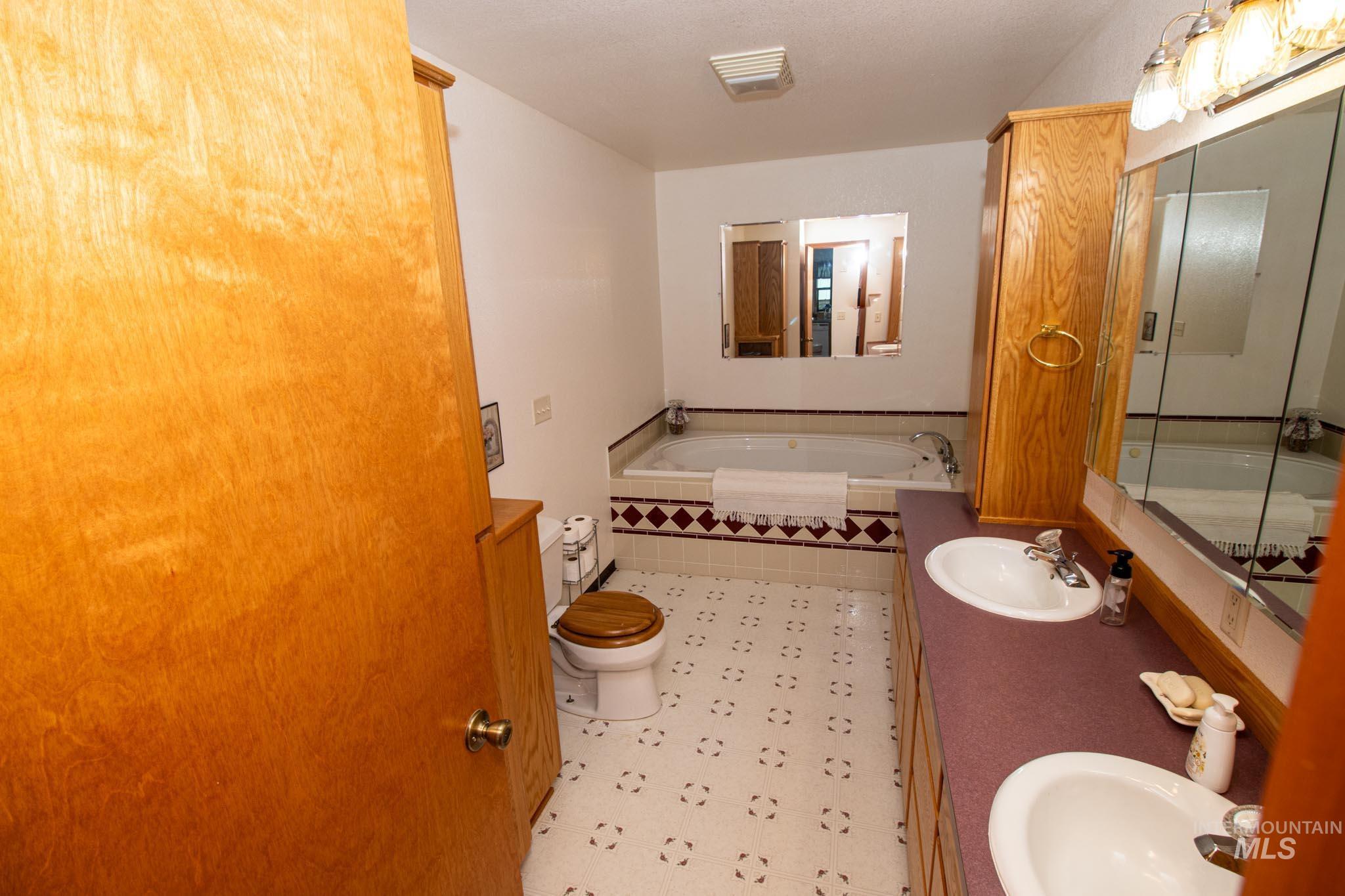 20888 Upper Fords Creek Rd, Weippe, Idaho 83553, 2 Bedrooms, 2 Bathrooms, Residential For Sale, Price $529,000, 98980995