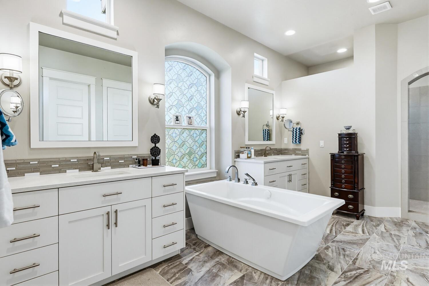 2097 N World Cup Way, Eagle, Idaho 83616, 6 Bedrooms, 5 Bathrooms, Residential For Sale, Price $1,414,740,MLS 98980999