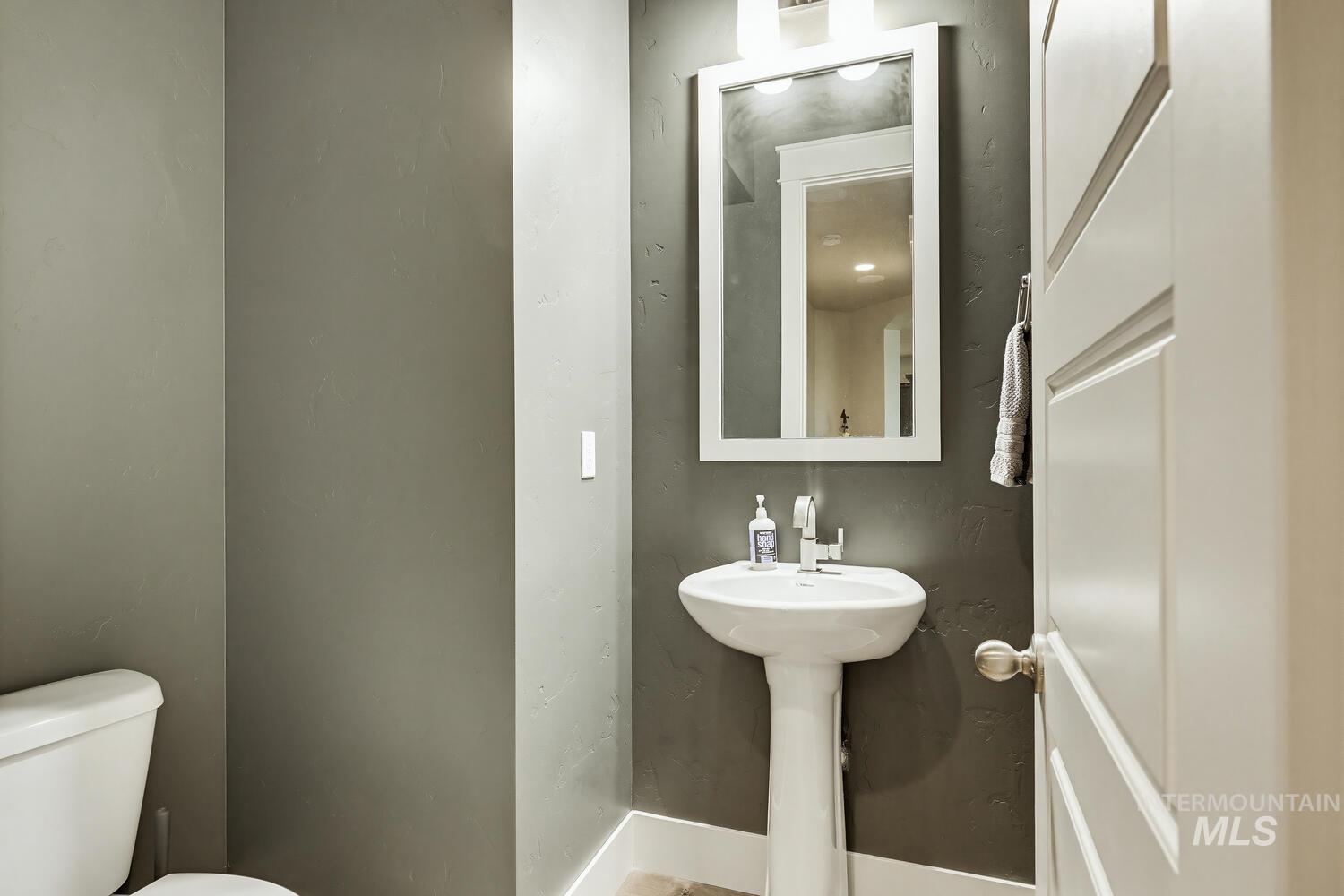 2097 N World Cup Way, Eagle, Idaho 83616, 6 Bedrooms, 5 Bathrooms, Residential For Sale, Price $1,414,740, 98980999