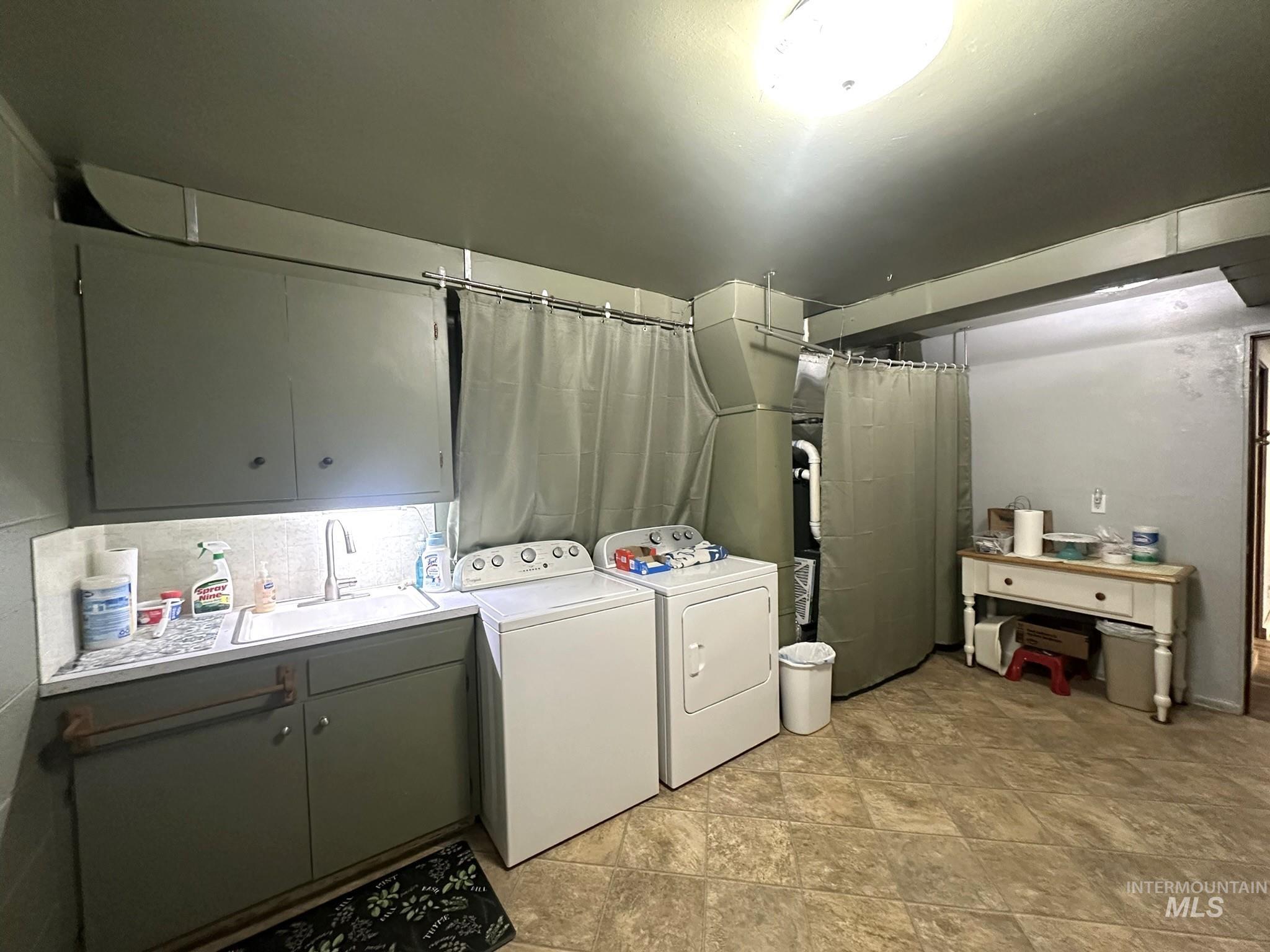 4436 Baker, Ontario, Oregon 97914, 3 Bedrooms, 2 Bathrooms, Residential For Sale, Price $399,900, 98981000