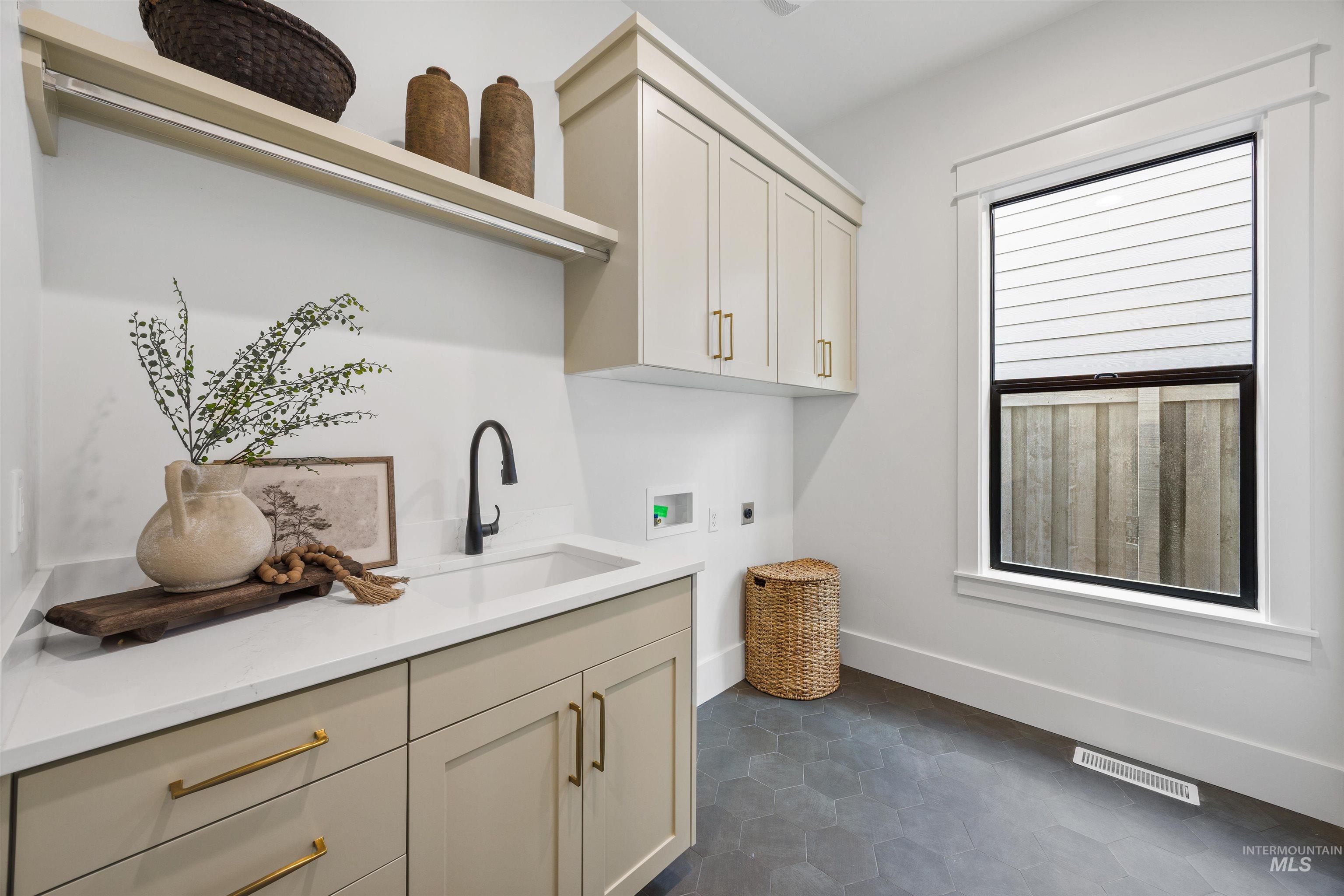 948 E Escalation St, Meridian, Idaho 83642, 3 Bedrooms, 2.5 Bathrooms, Residential For Sale, Price $689,777, 98981002