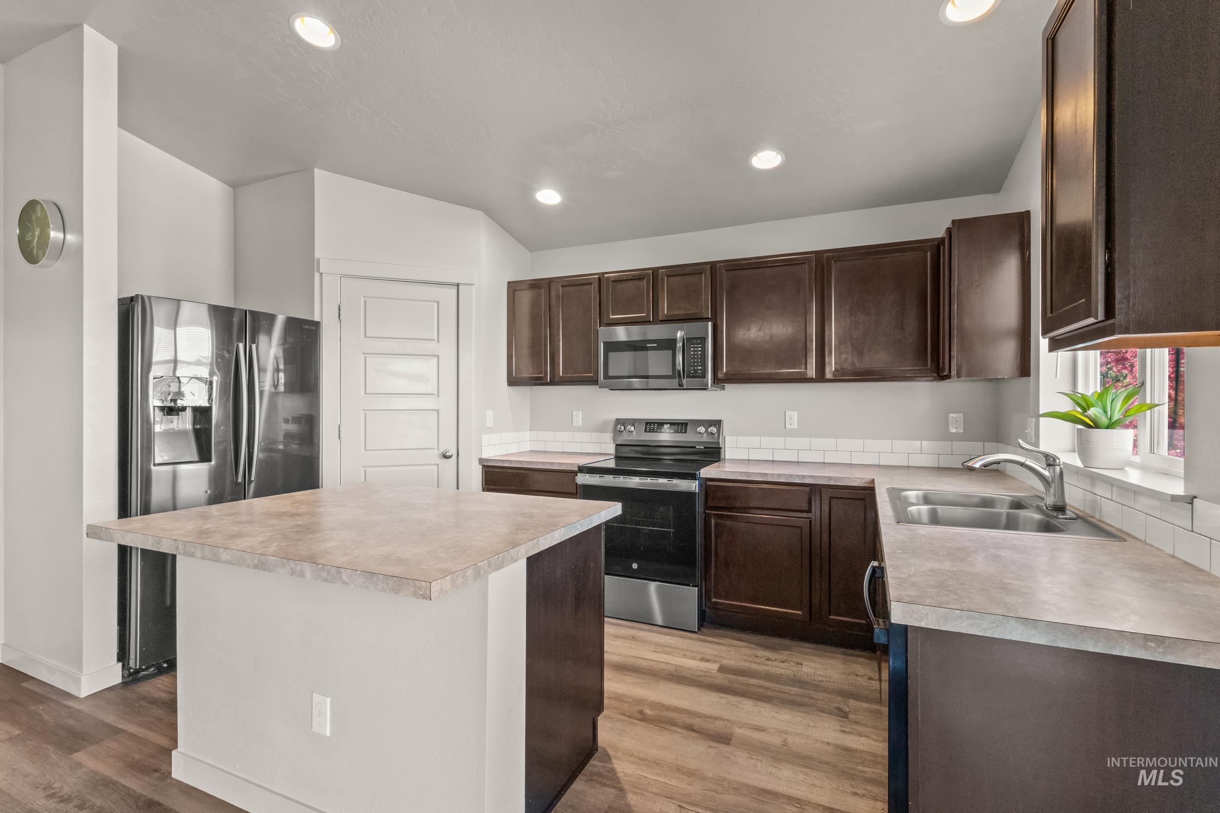 6718 S Allegiance AVE, Meridian, Idaho 83642, 4 Bedrooms, 2 Bathrooms, Residential For Sale, Price $435,987, 98981003