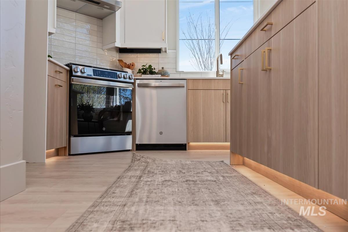 29 N Feather Reed Ave., Meridian, Idaho 83642, 3 Bedrooms, 2.5 Bathrooms, Residential For Sale, Price $619,900, 98981004