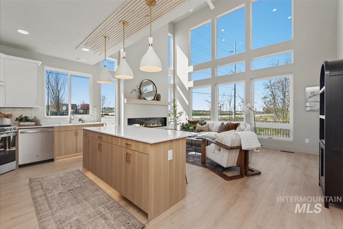 29 N Feather Reed Ave., Meridian, Idaho 83642, 3 Bedrooms, 2.5 Bathrooms, Residential For Sale, Price $619,900, 98981004