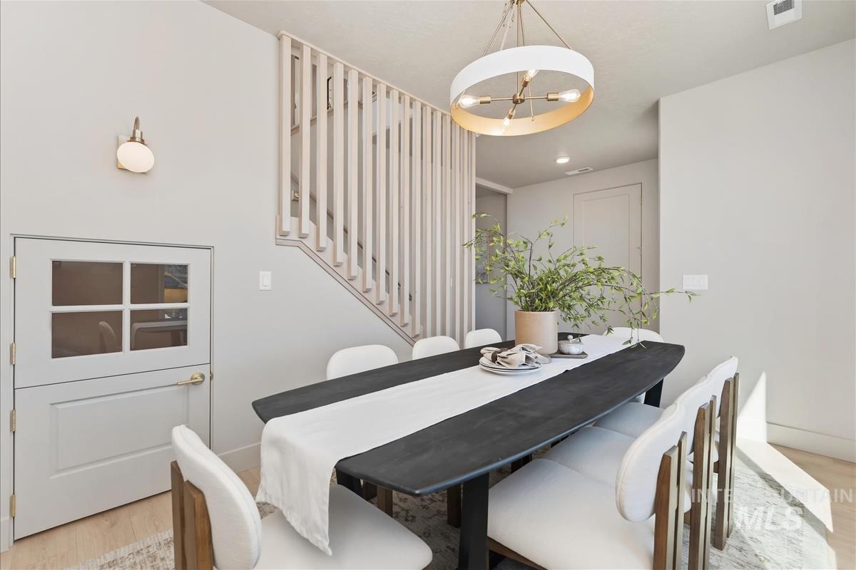 29 N Feather Reed Ave., Meridian, Idaho 83642, 3 Bedrooms, 2.5 Bathrooms, Residential For Sale, Price $619,900, 98981004