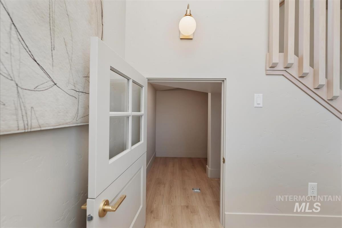 29 N Feather Reed Ave., Meridian, Idaho 83642, 3 Bedrooms, 2.5 Bathrooms, Residential For Sale, Price $619,900, 98981004