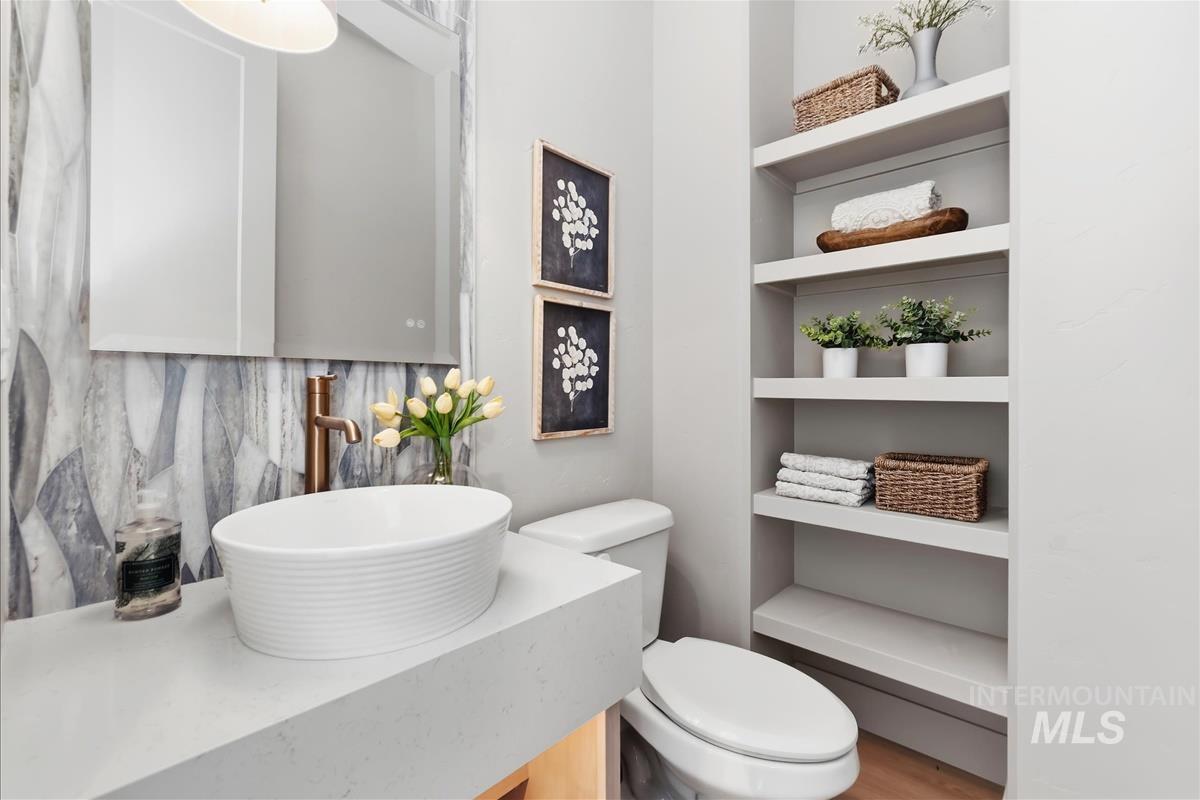 29 N Feather Reed Ave., Meridian, Idaho 83642, 3 Bedrooms, 2.5 Bathrooms, Residential For Sale, Price $619,900, 98981004