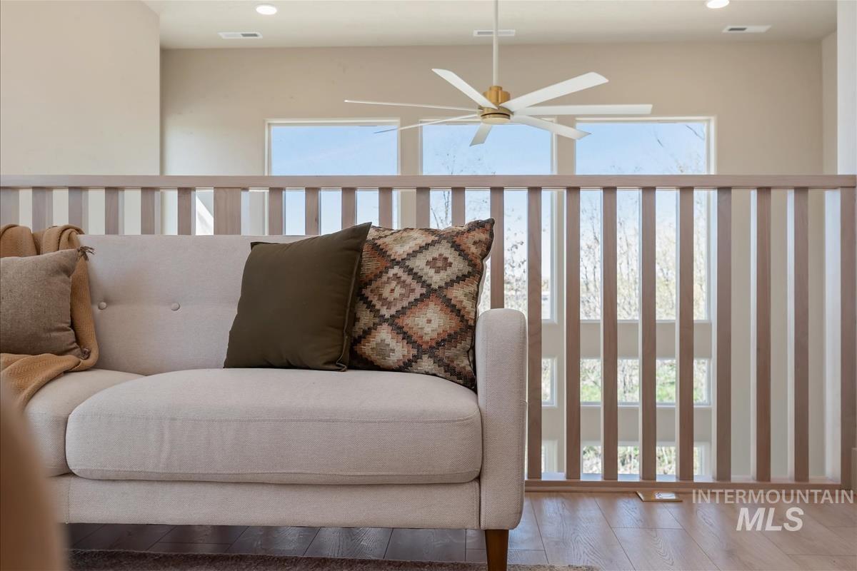 29 N Feather Reed Ave., Meridian, Idaho 83642, 3 Bedrooms, 2.5 Bathrooms, Residential For Sale, Price $619,900, 98981004