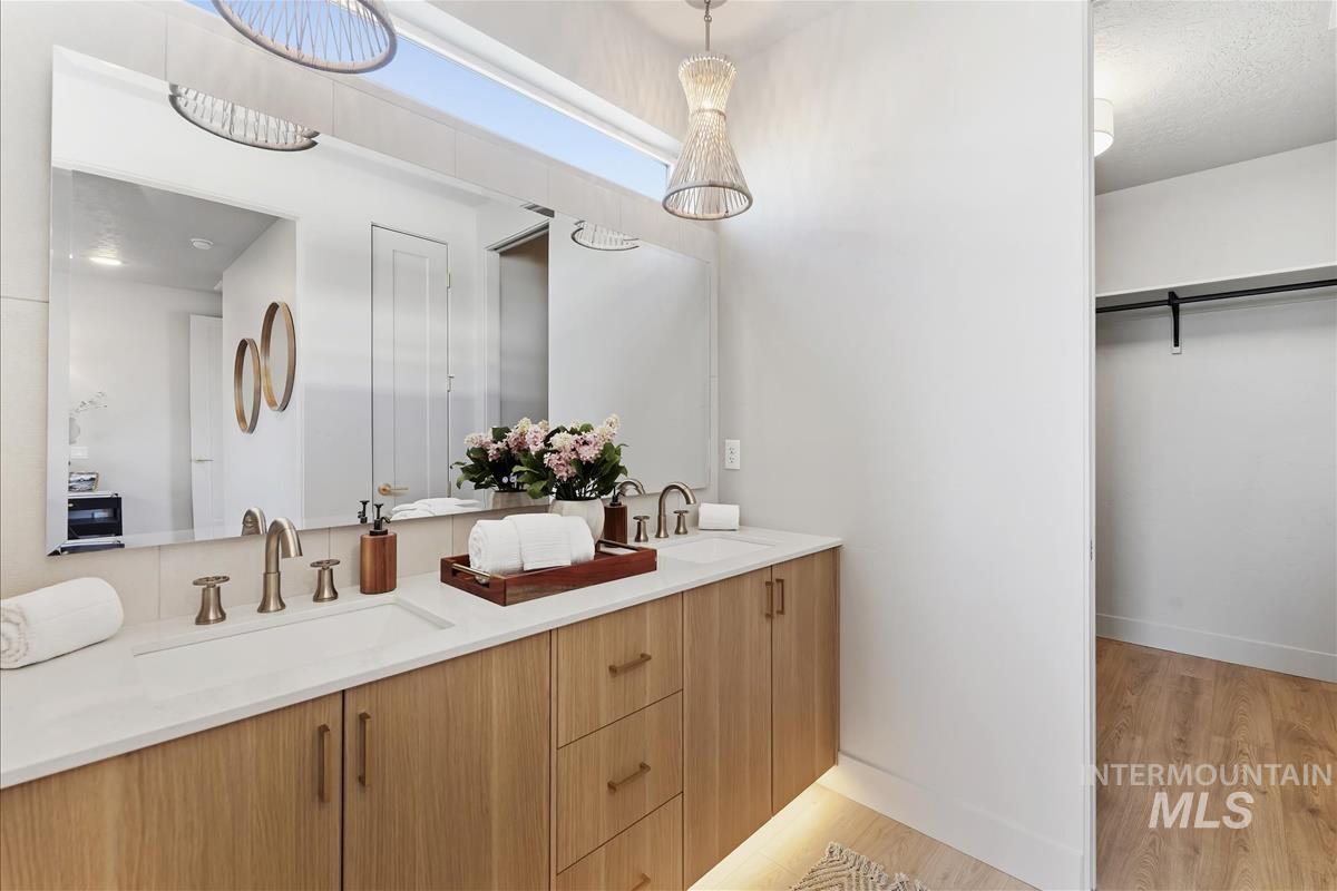 29 N Feather Reed Ave., Meridian, Idaho 83642, 3 Bedrooms, 2.5 Bathrooms, Residential For Sale, Price $619,900, 98981004