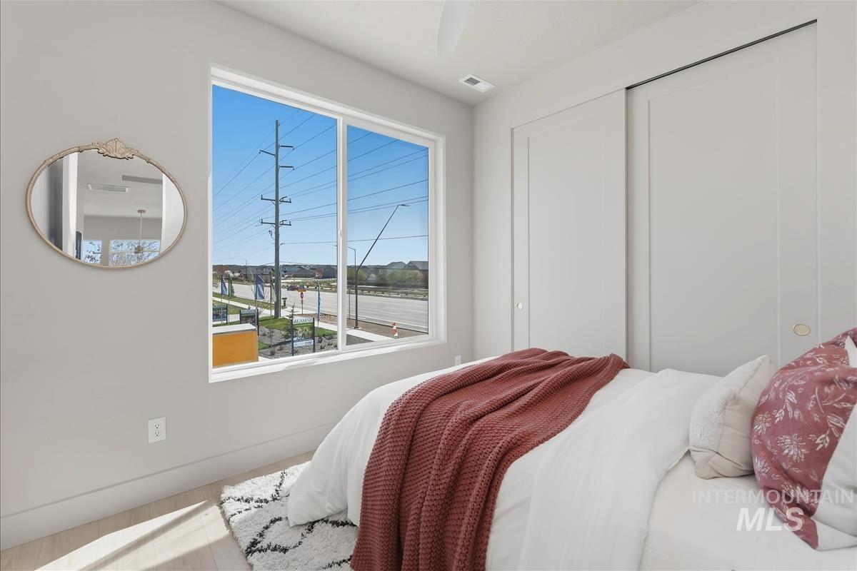 29 N Feather Reed Ave., Meridian, Idaho 83642, 3 Bedrooms, 2.5 Bathrooms, Residential For Sale, Price $619,900, 98981004