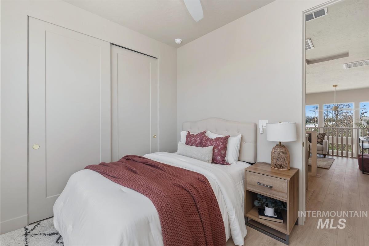 29 N Feather Reed Ave., Meridian, Idaho 83642, 3 Bedrooms, 2.5 Bathrooms, Residential For Sale, Price $619,900, 98981004